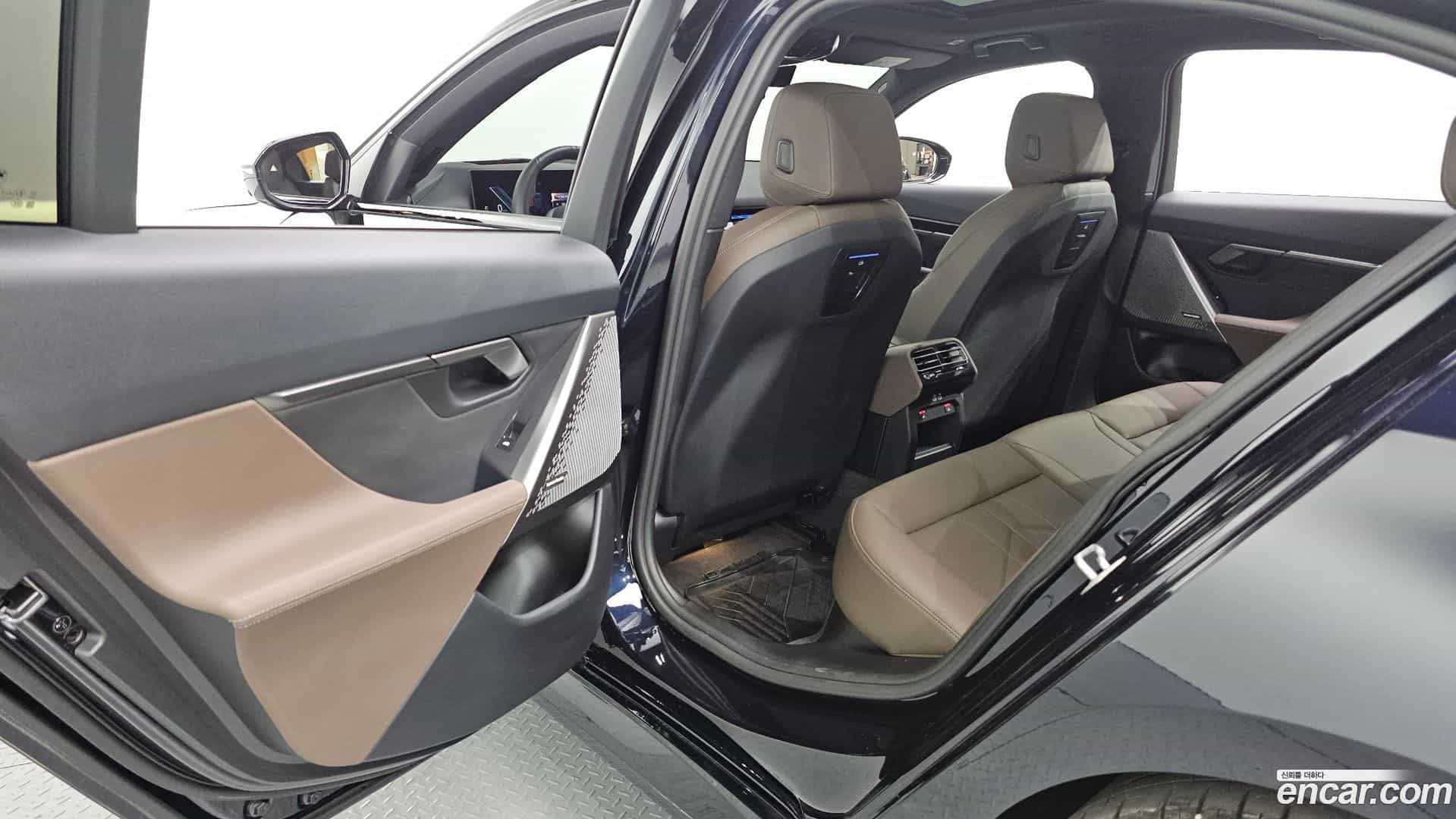 5-Series BMW 2024.4-INNER-036