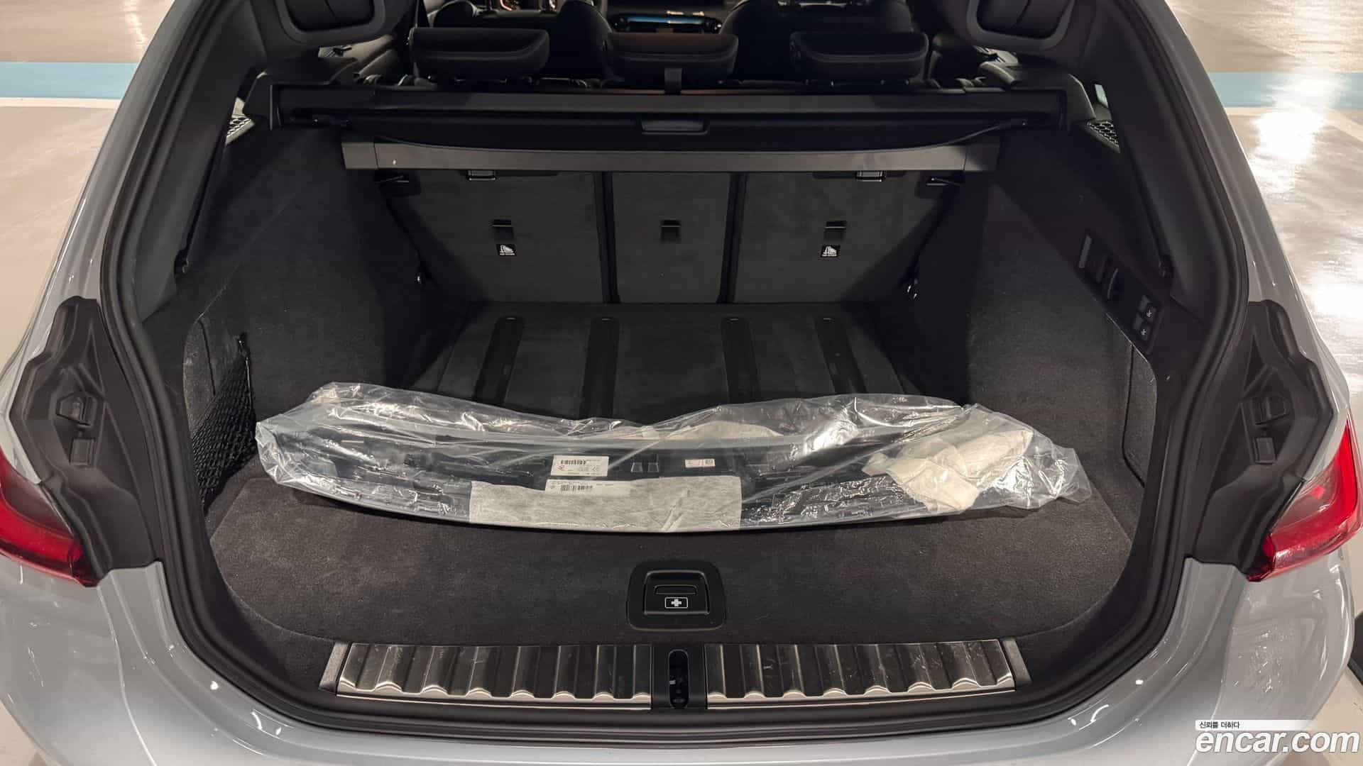 3-Series BMW 2024.11-INNER-010