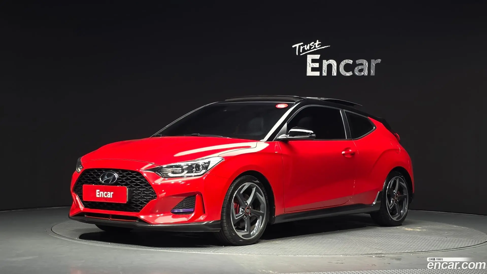 Main__Slider__Photo:Veloster Hyundai 2018.8-0