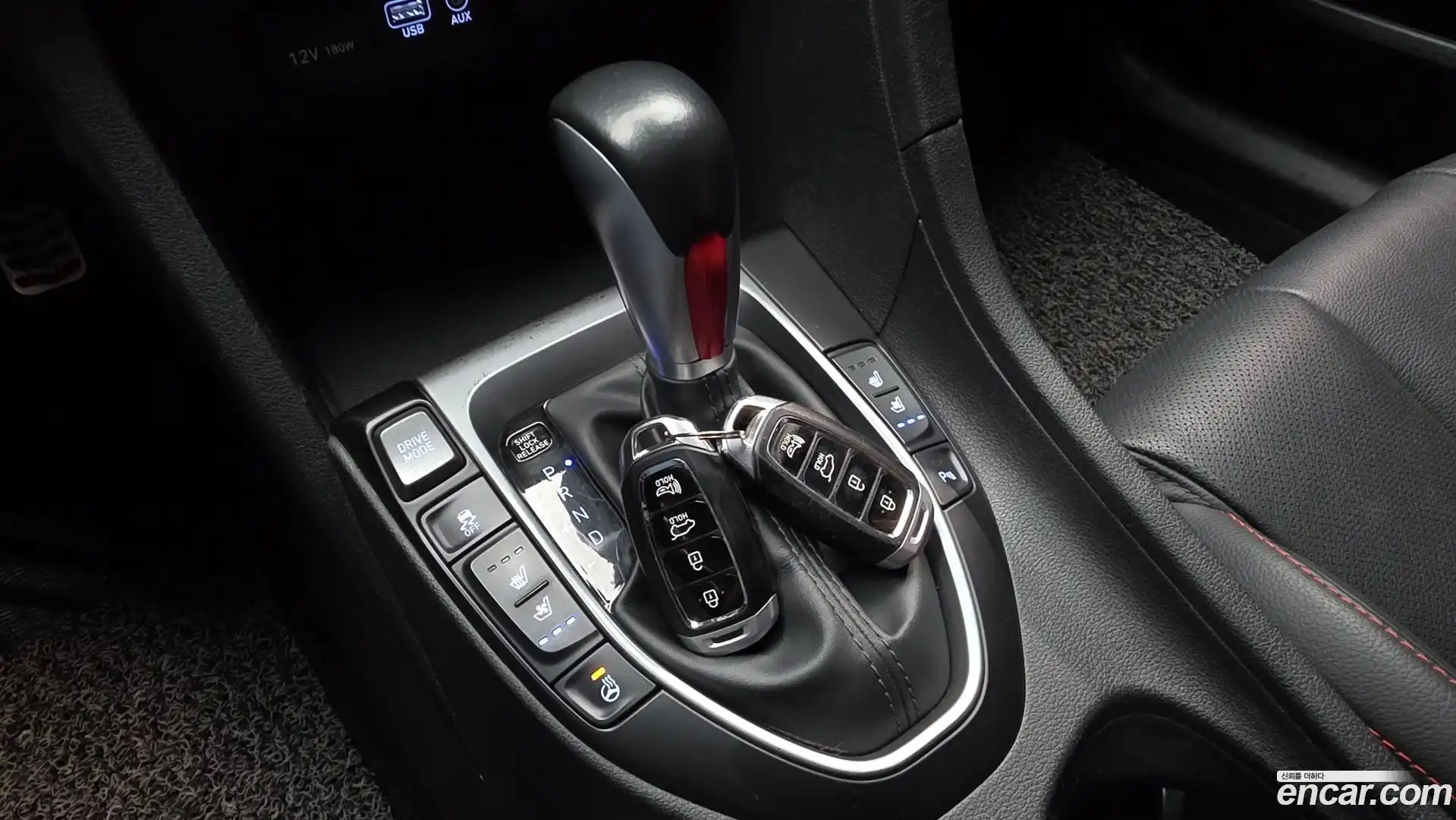 Veloster Hyundai 2018.8-INNER-009