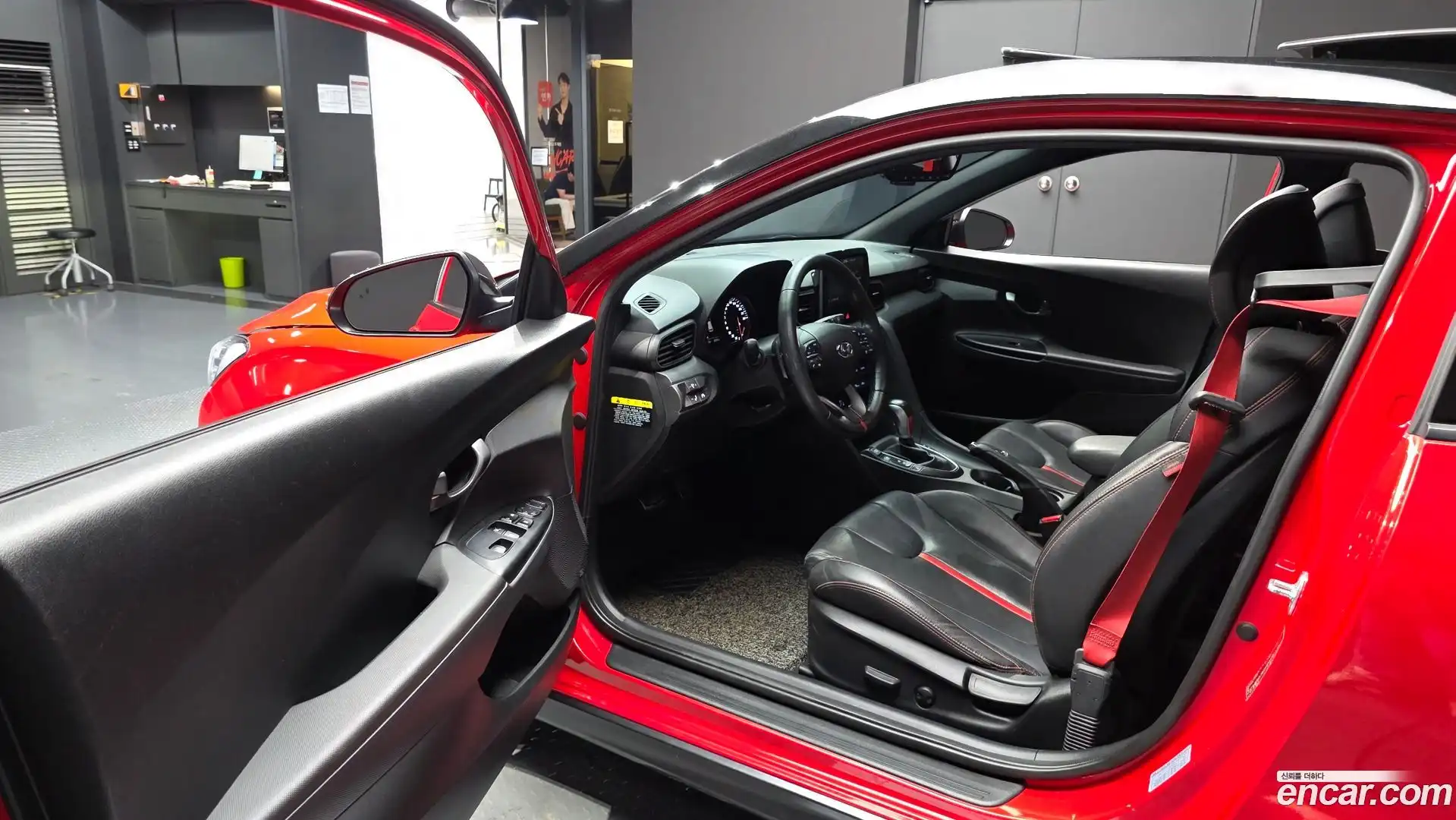 Veloster Hyundai 2018.8-INNER-010