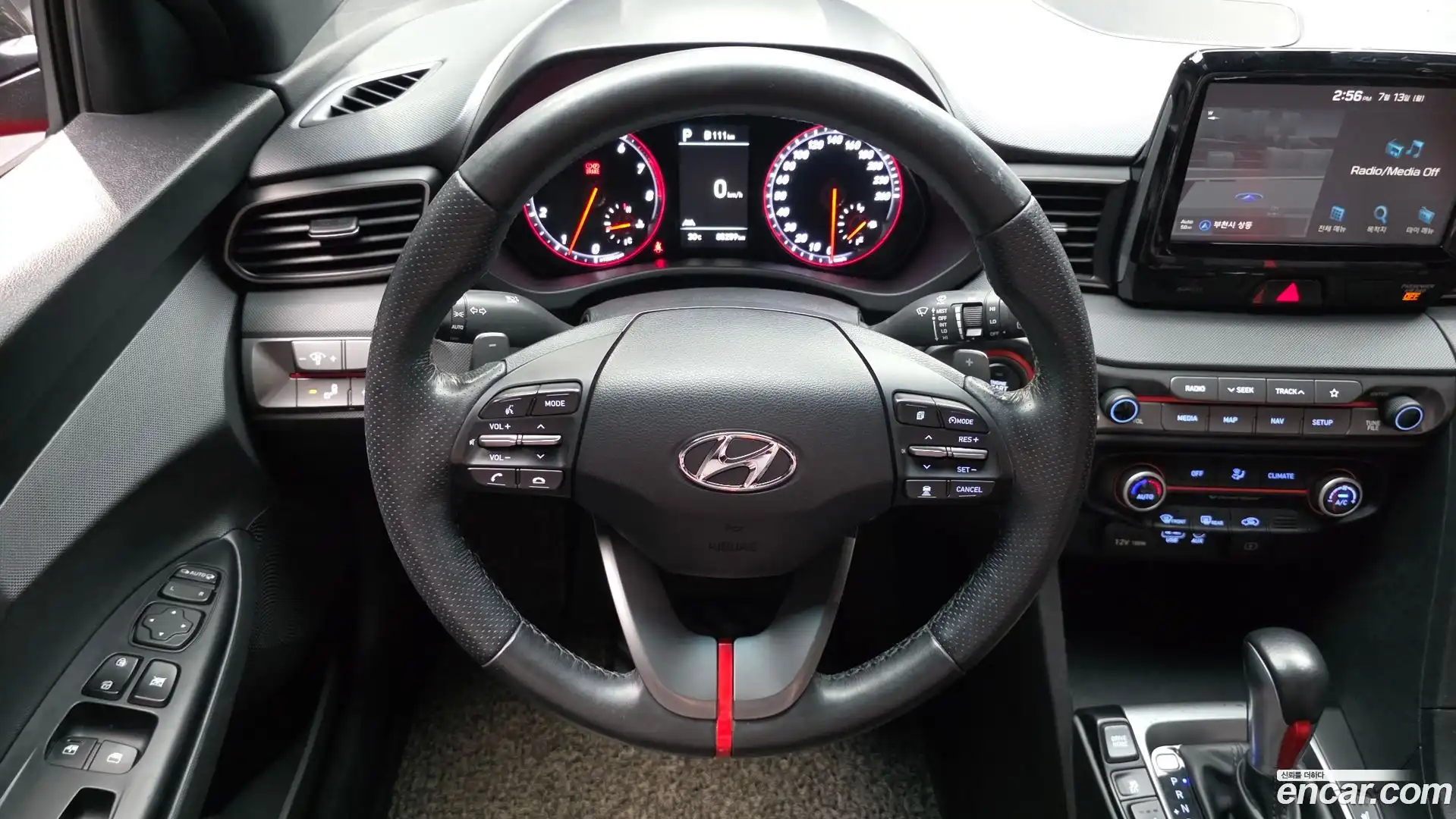 Veloster Hyundai 2018.8-OPTION-017