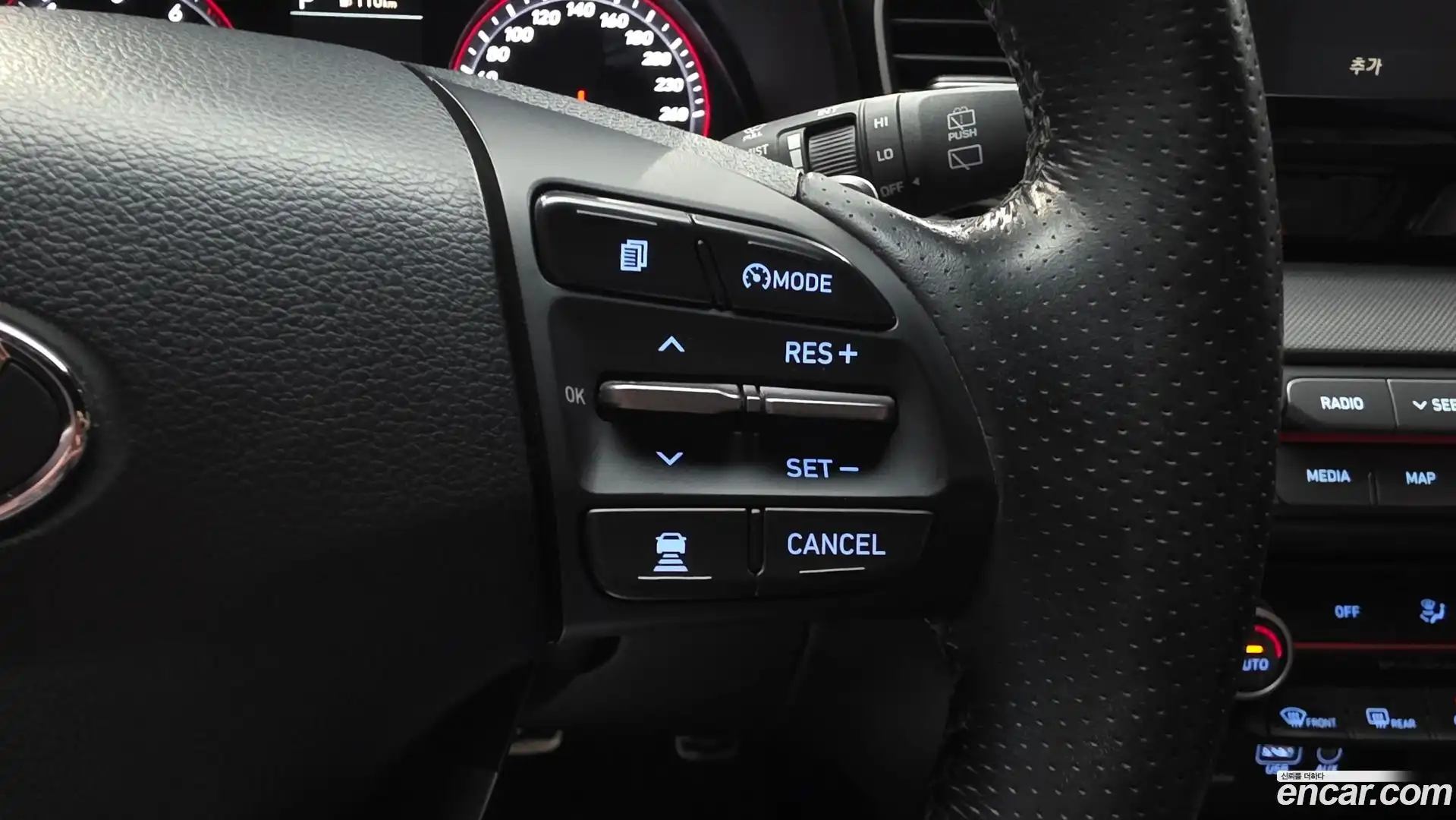 Veloster Hyundai 2018.8-OPTION-022