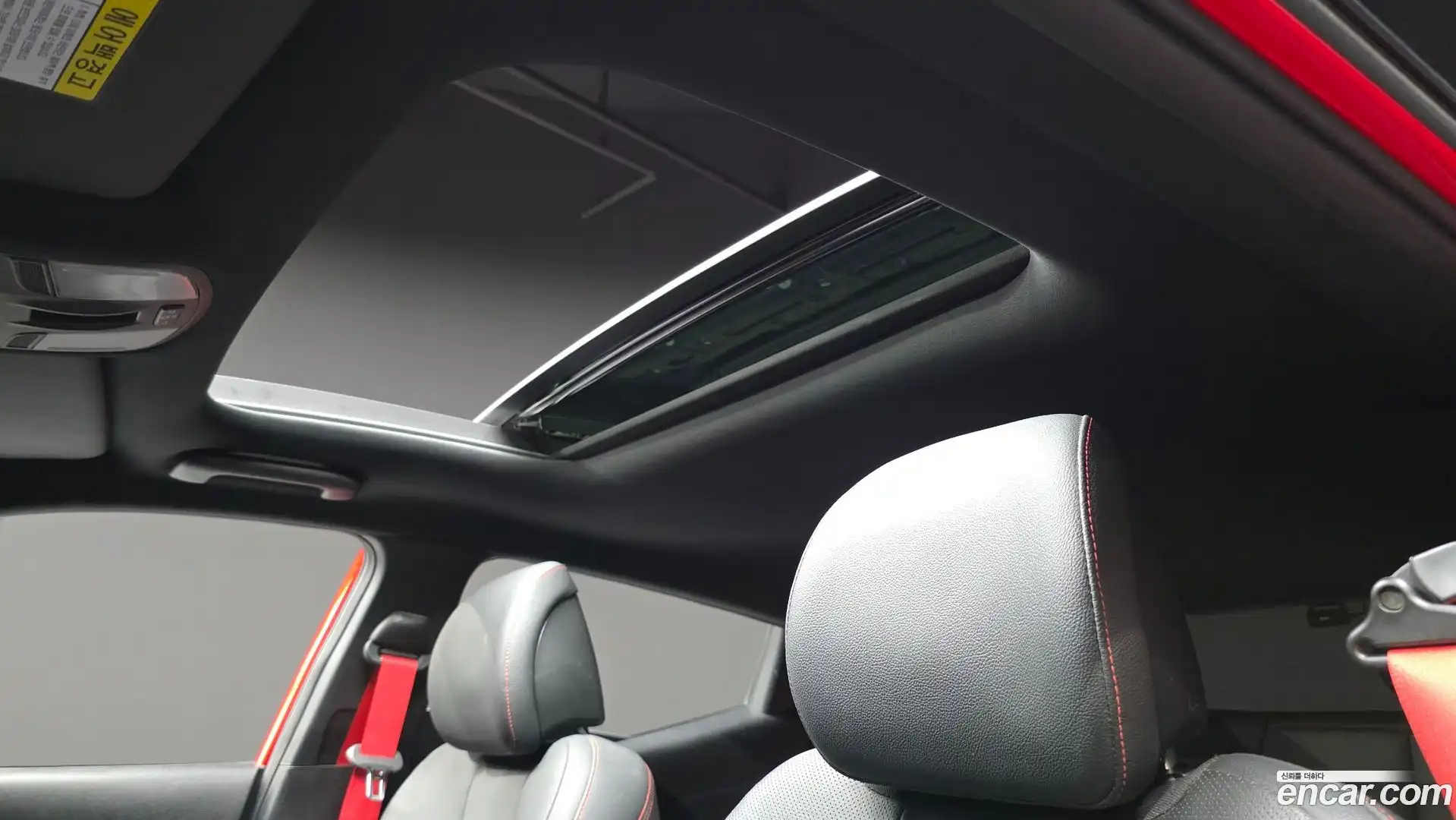 Veloster Hyundai 2018.8-OPTION-024