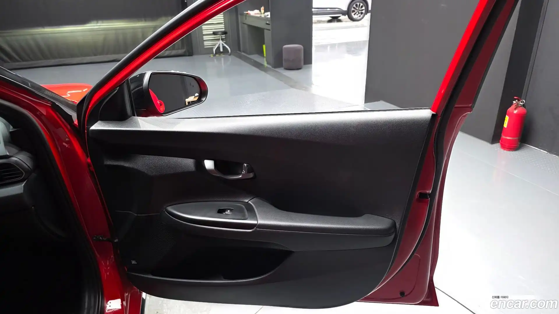 Veloster Hyundai 2018.8-INNER-034