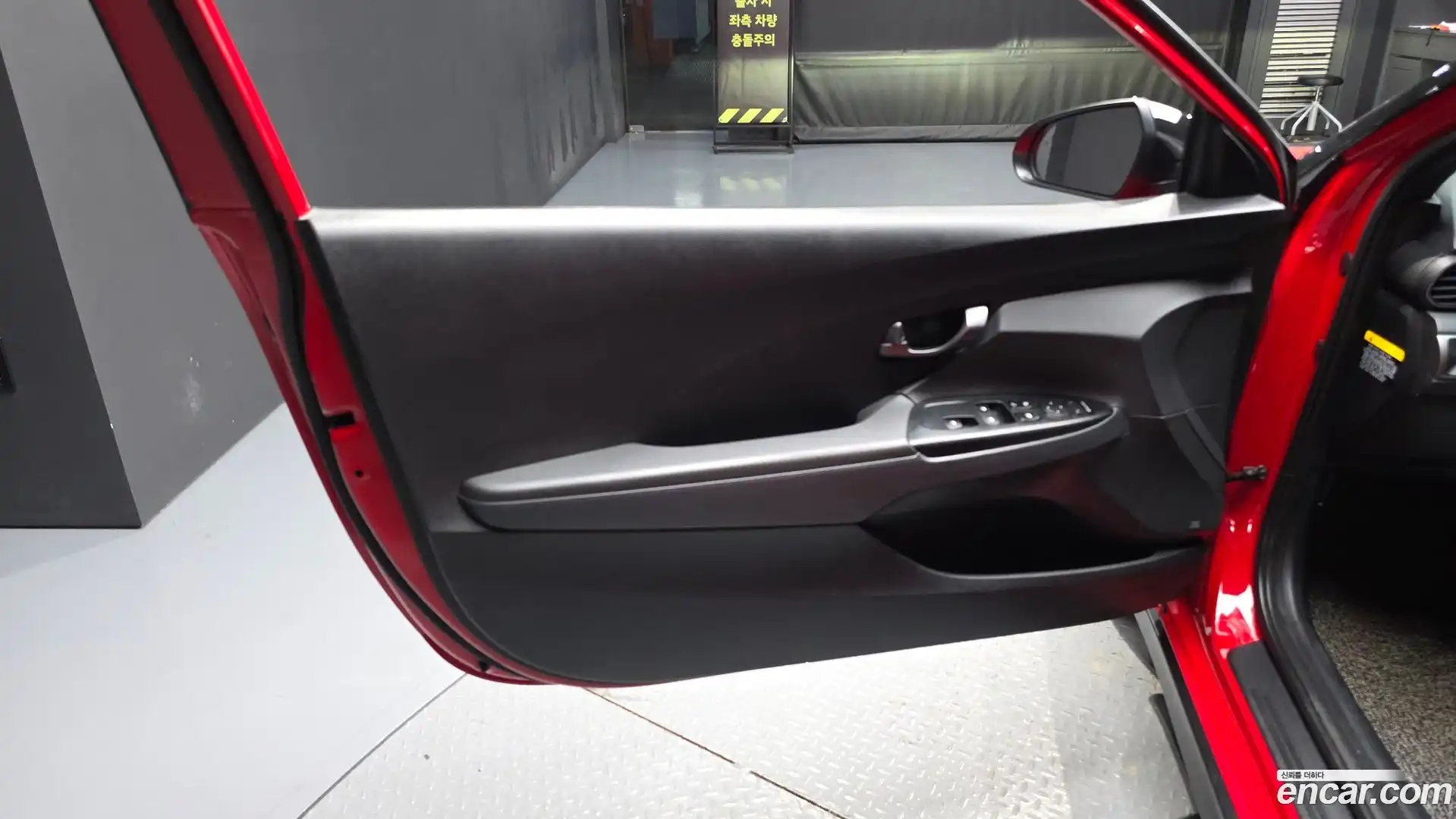 Veloster Hyundai 2018.8-INNER-035
