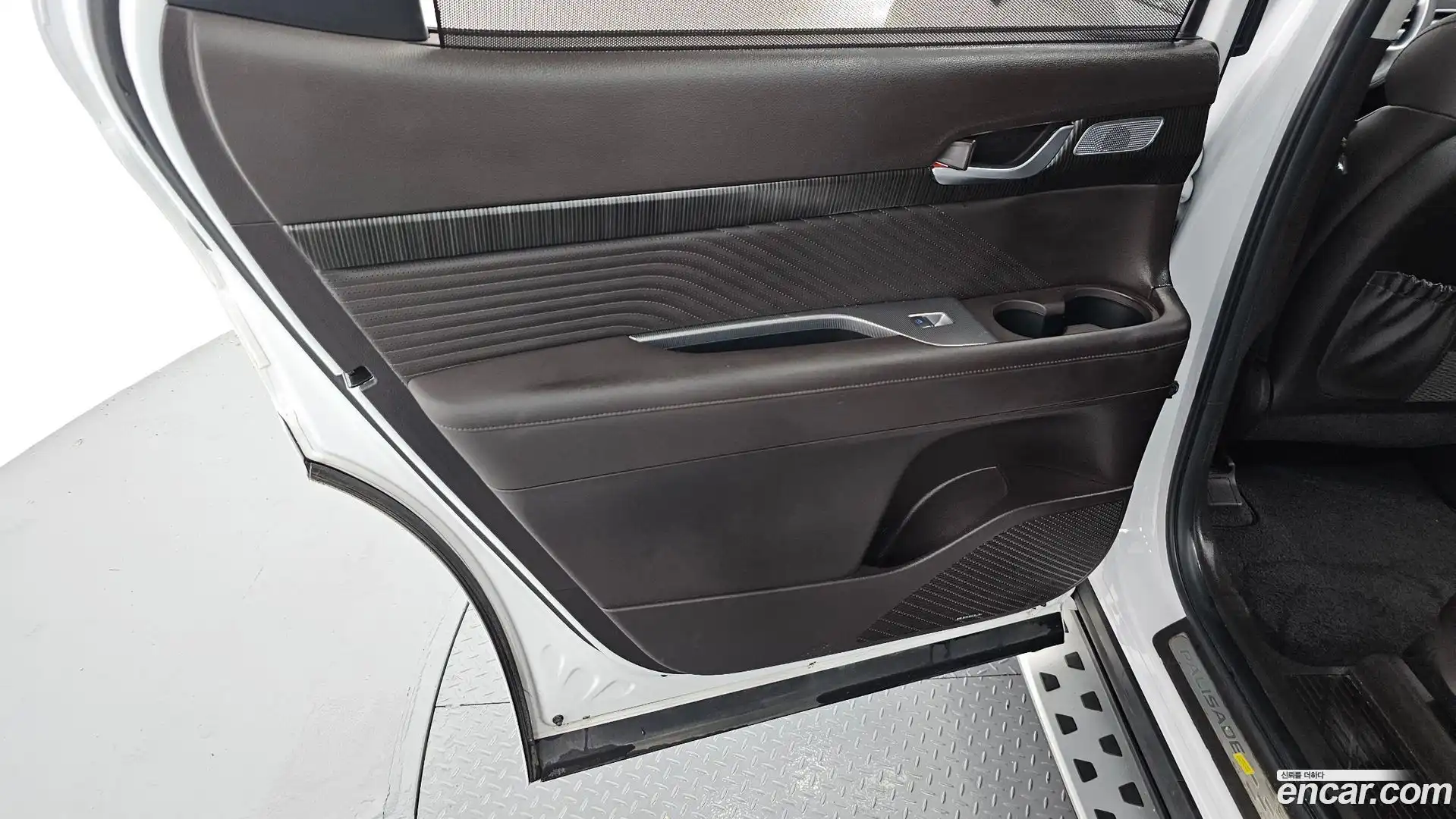 Palisade Hyundai 2023.1-INNER-035