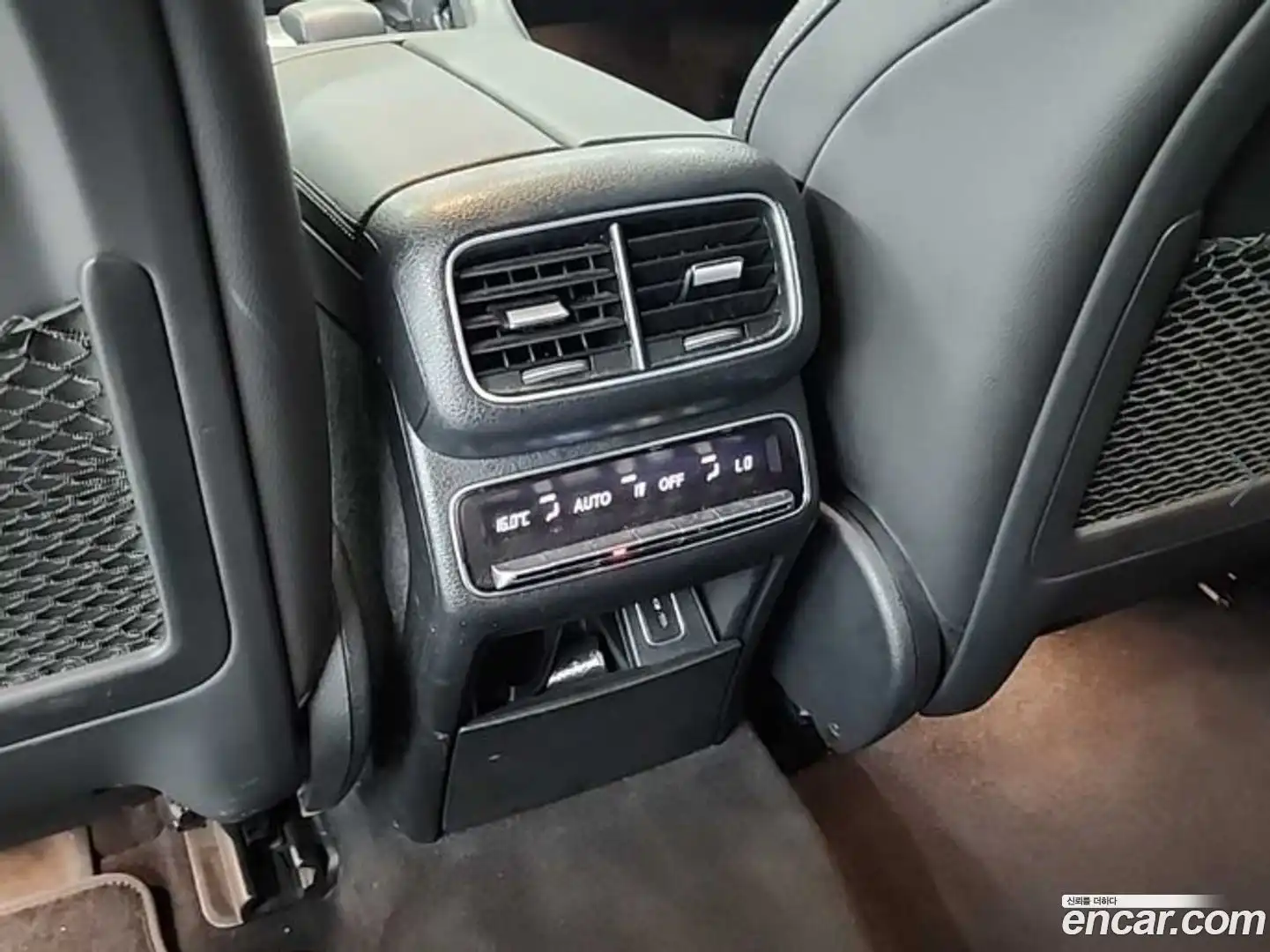 GLE-Class Mercedes-Benz 2019.11-OPTION-017