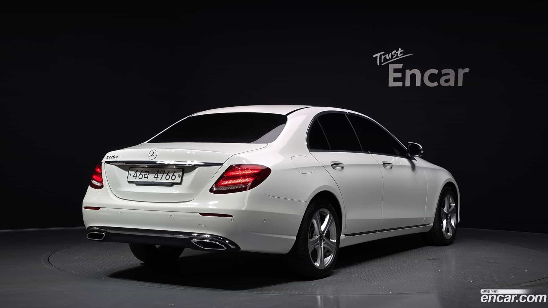 E-Class Mercedes-Benz 2017.8-OUTER-002