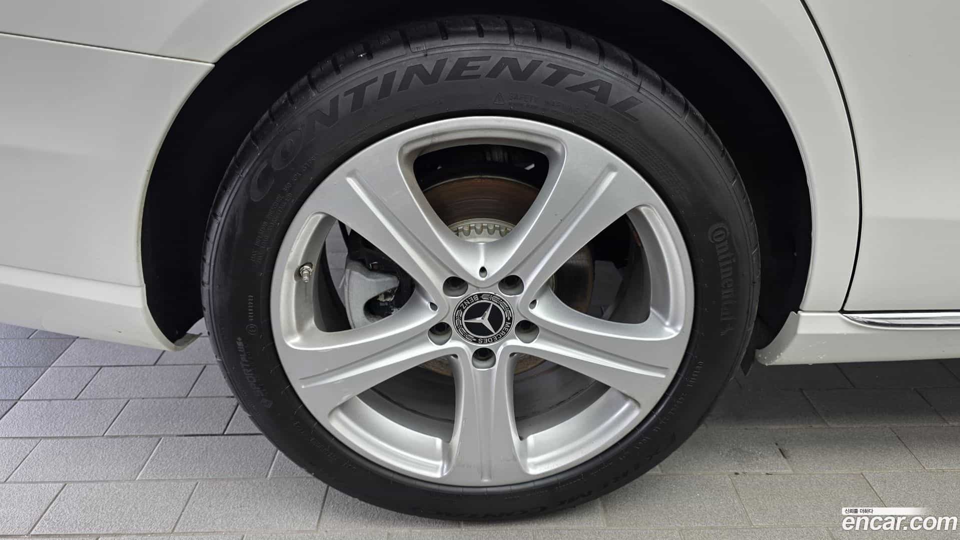 E-Class Mercedes-Benz 2017.8-OUTER-005