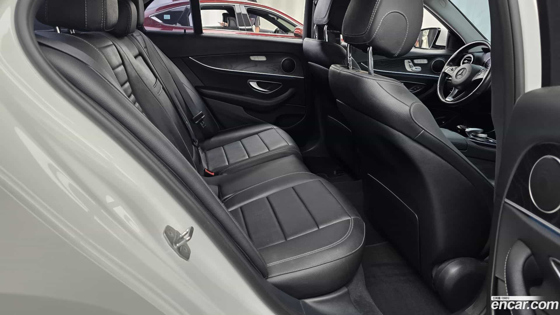 E-Class Mercedes-Benz 2017.8-OPTION-015