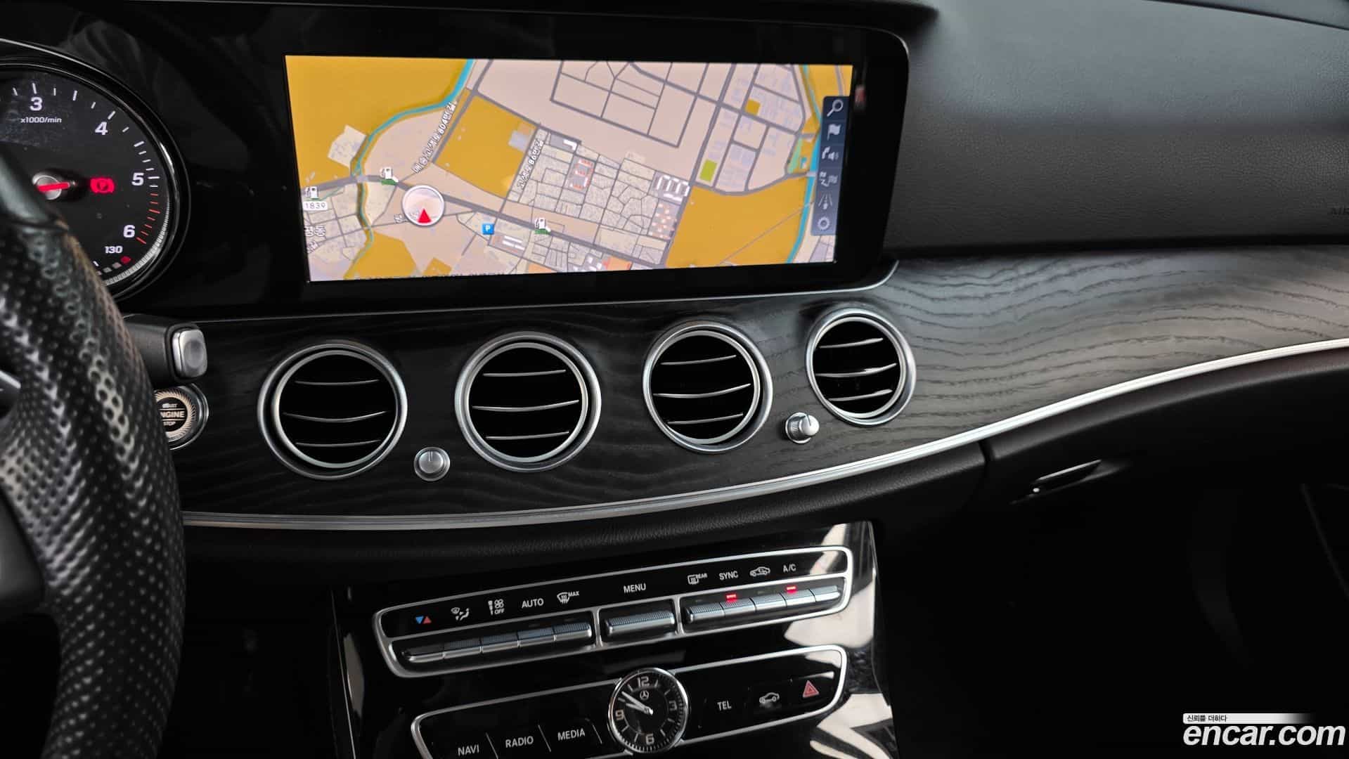 E-Class Mercedes-Benz 2017.8-OPTION-017