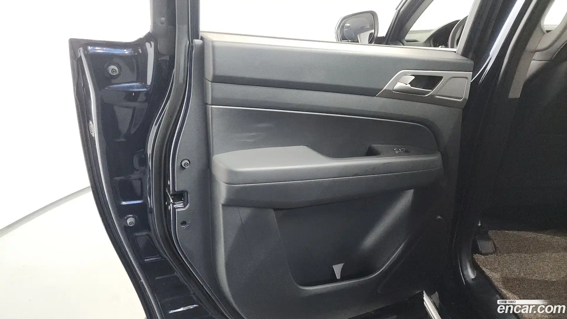 Rexton KG Mobility 2019.3-INNER-035