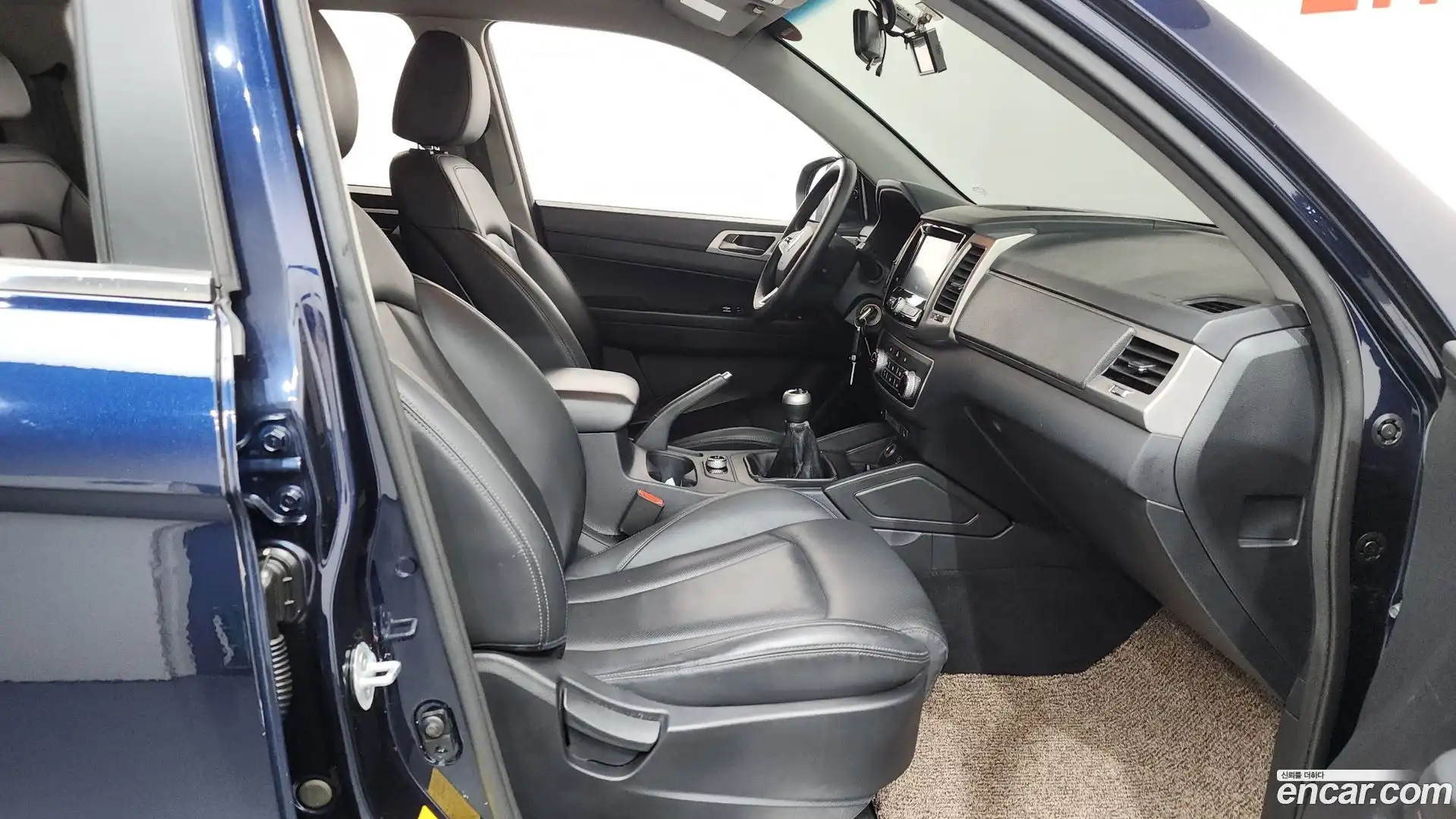 Rexton KG Mobility 2019.3-INNER-036