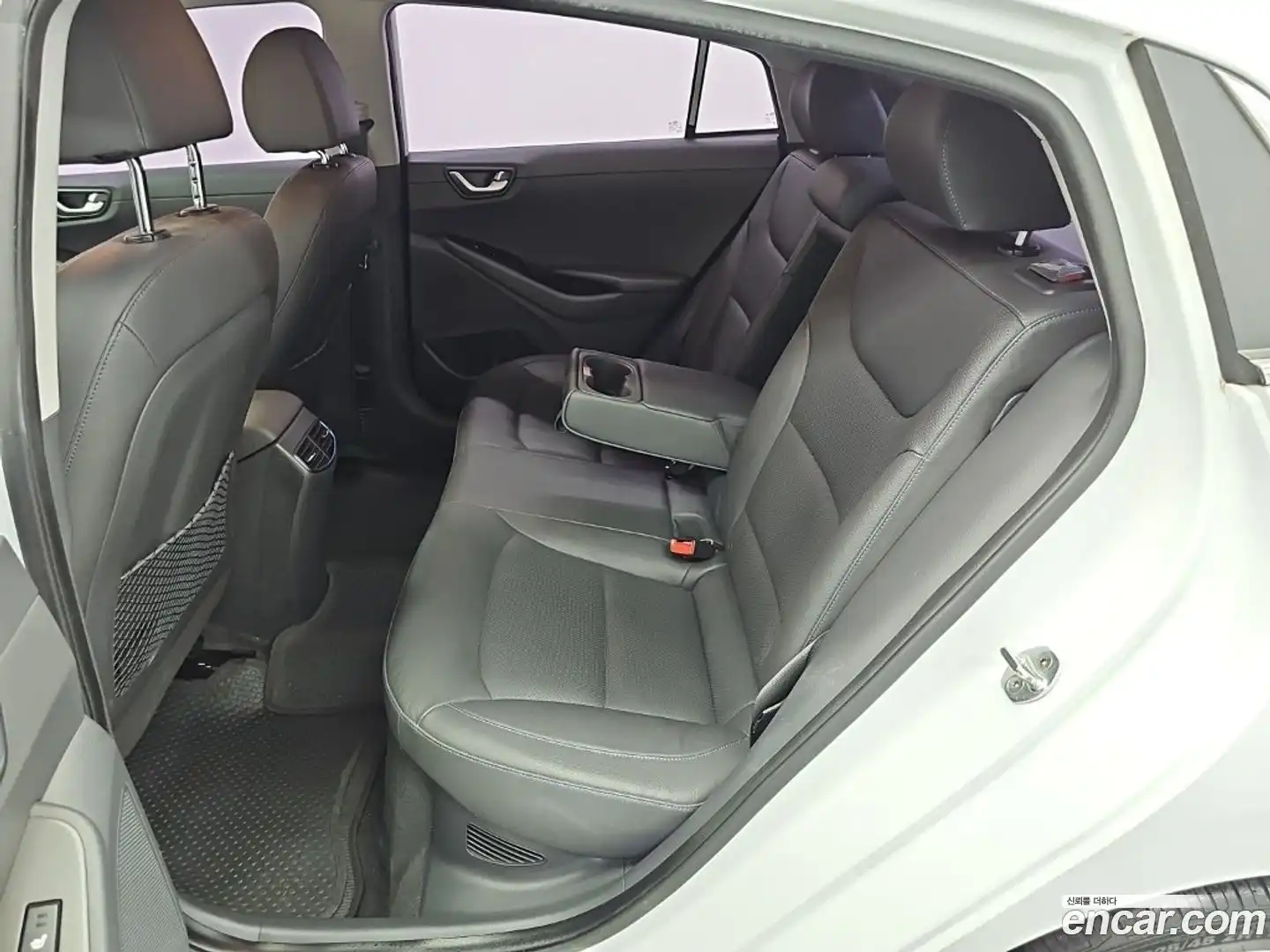 Ioniq Hyundai 2018.8-INNER-009