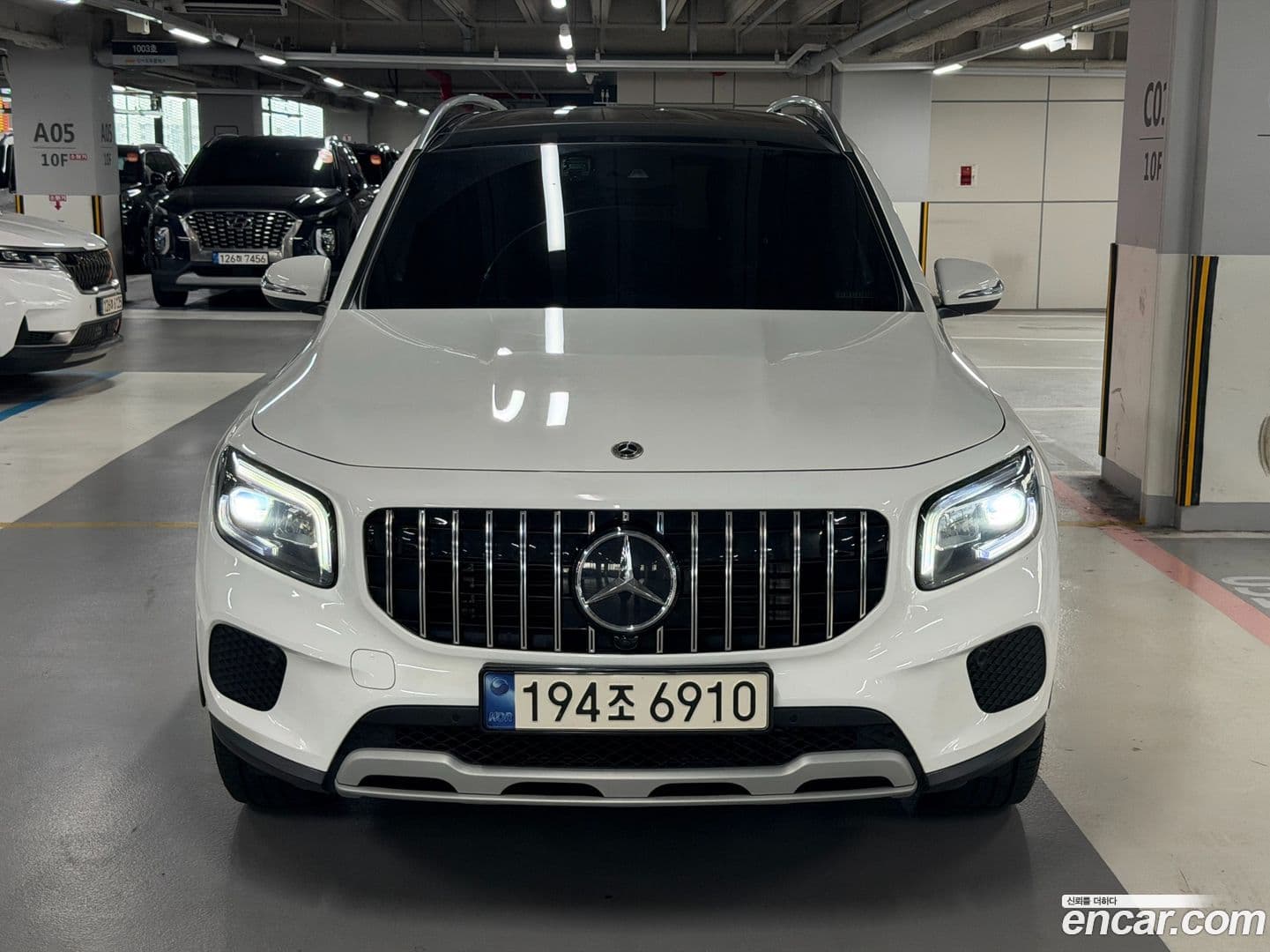 Main__Slider__Photo:GLB-Class Mercedes-Benz 2021.7-0