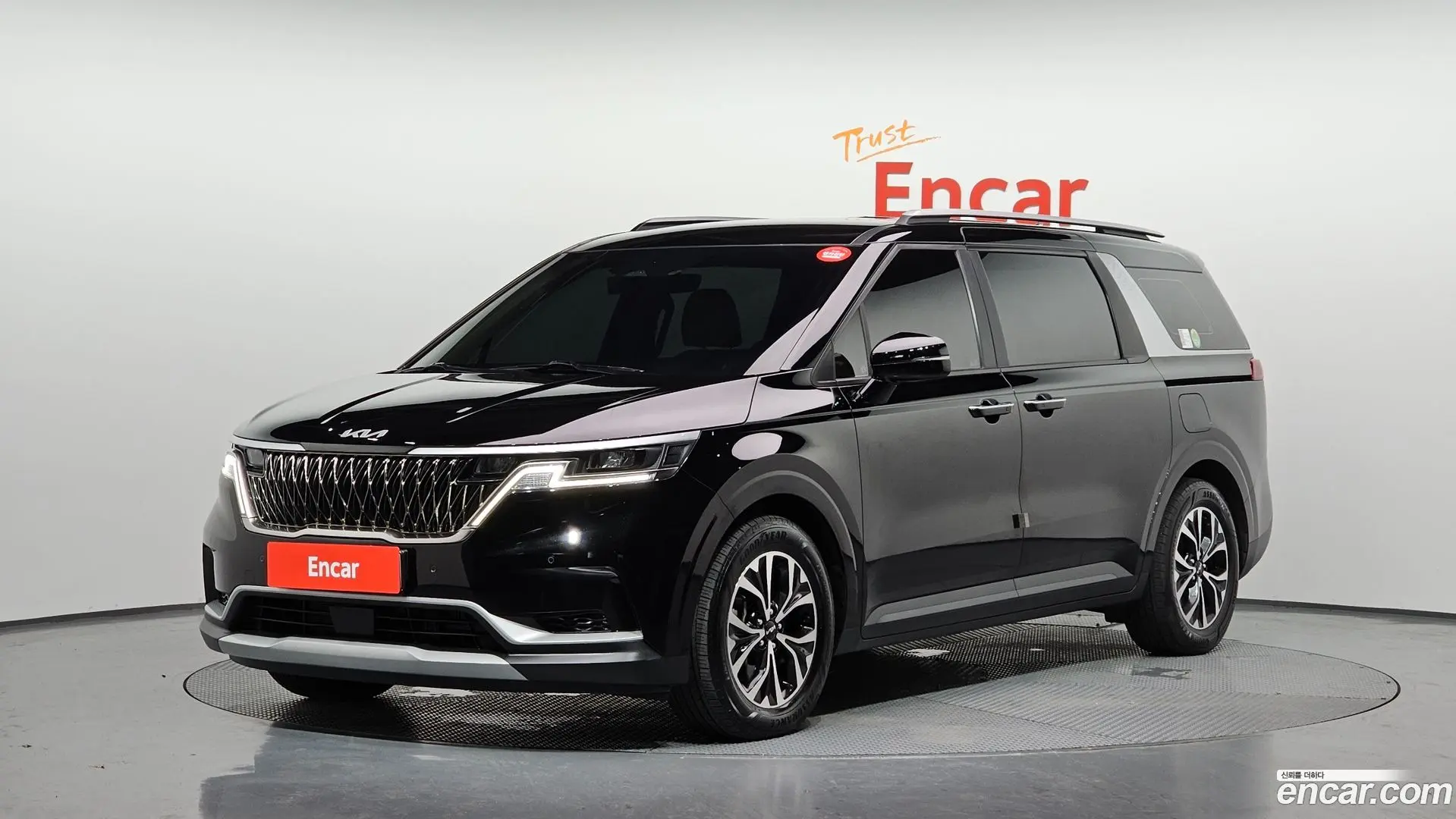 Main__Slider__Photo:Canival Kia 2022.11-0