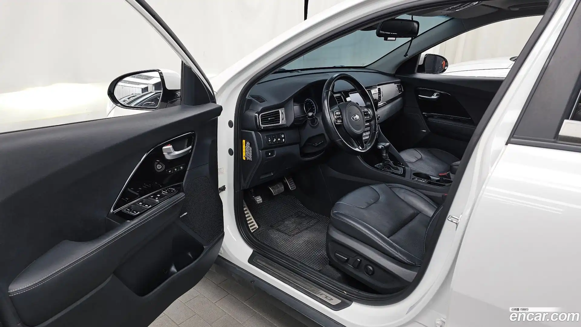Niro Kia 2019.2-INNER-010