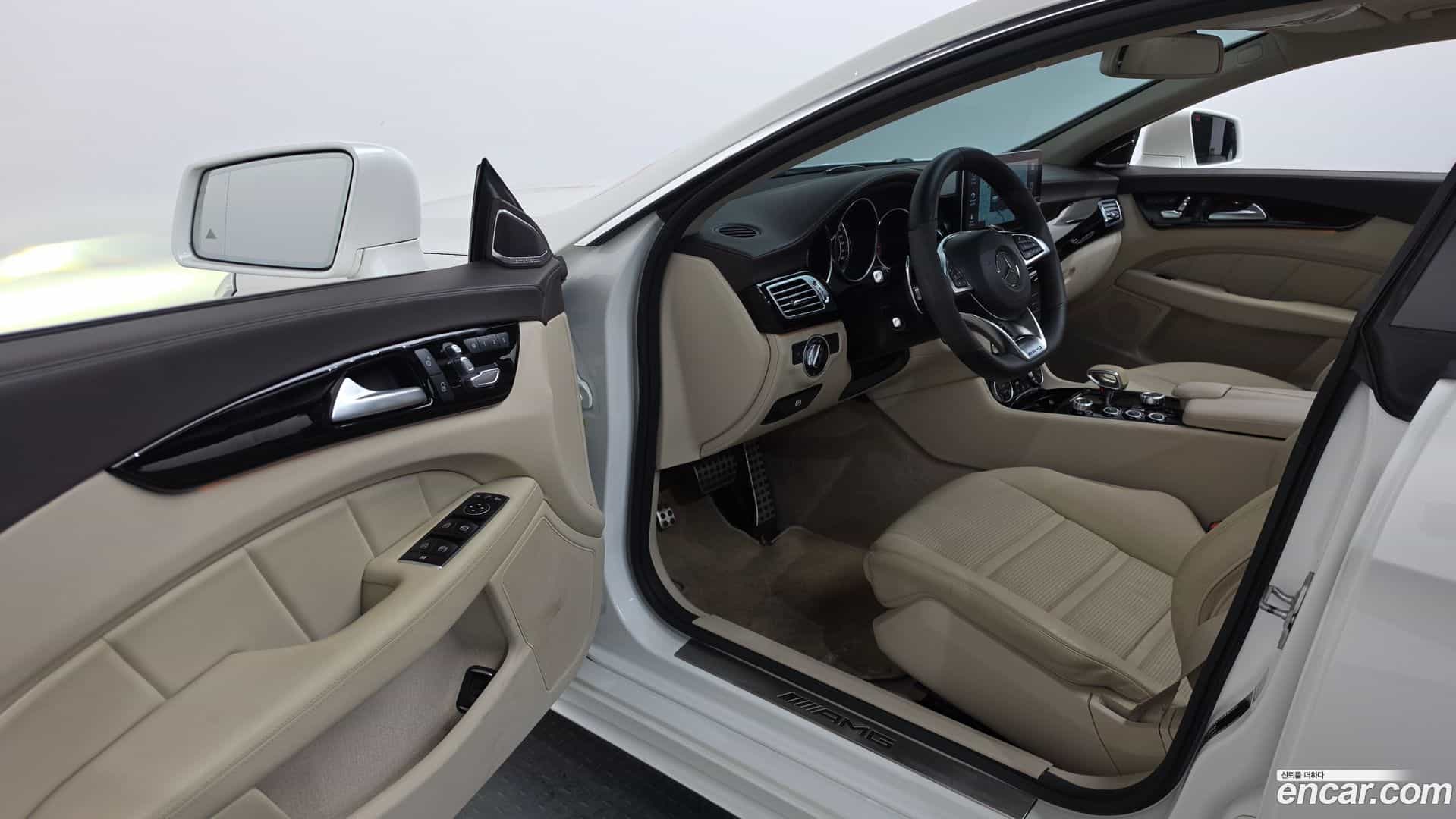 CLS-Class Mercedes-Benz 2017.1-INNER-010
