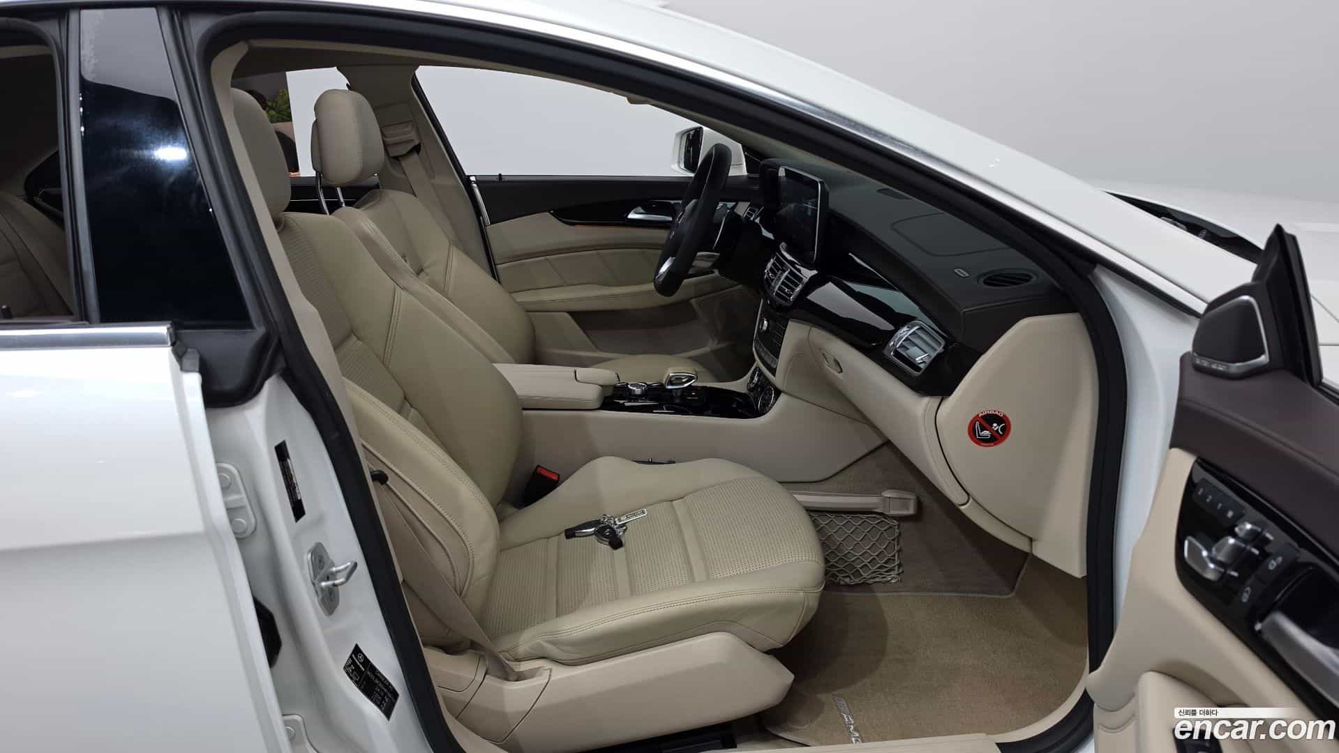 CLS-Class Mercedes-Benz 2017.1-OPTION-015