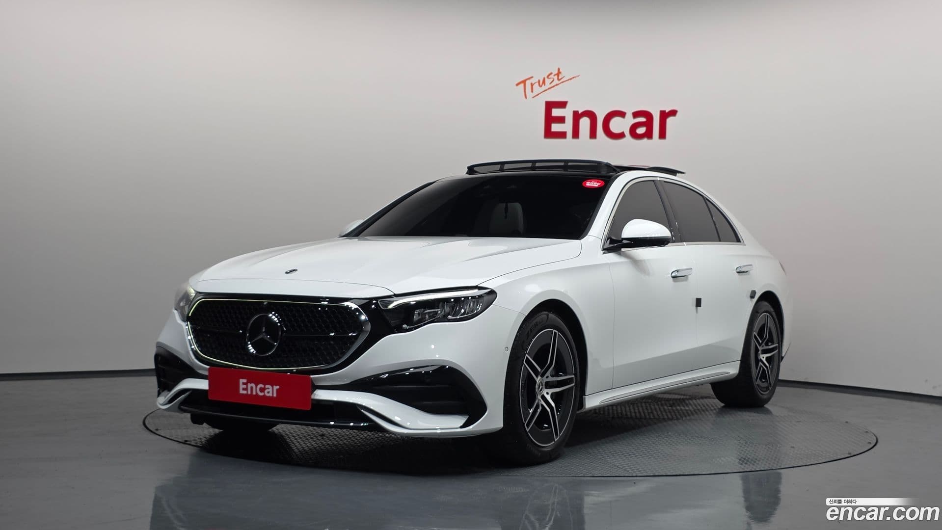Main__Slider__Photo:E-Class Mercedes-Benz 2026.1-0
