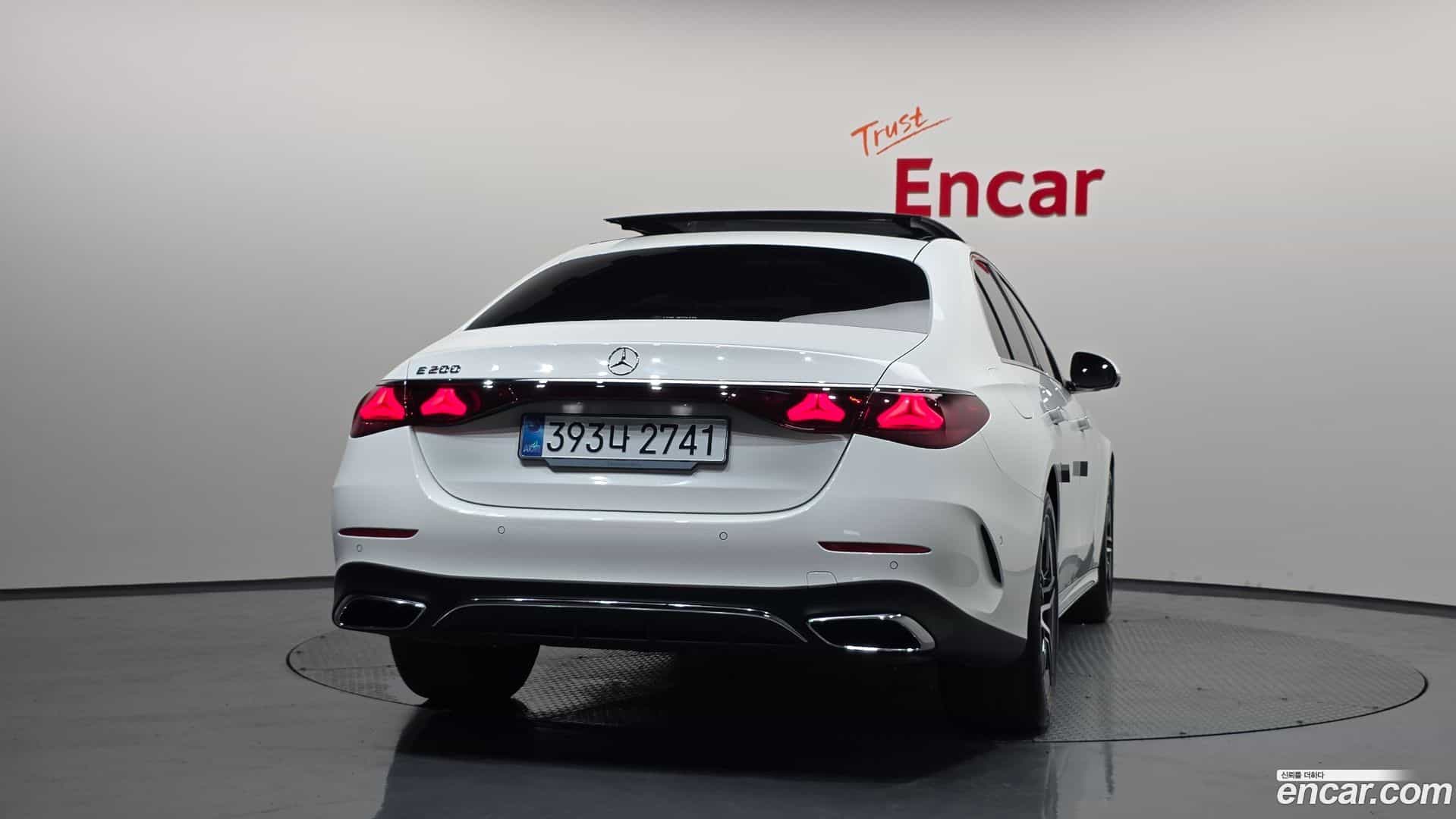 E-Class Mercedes-Benz 2026.1-OUTER-004