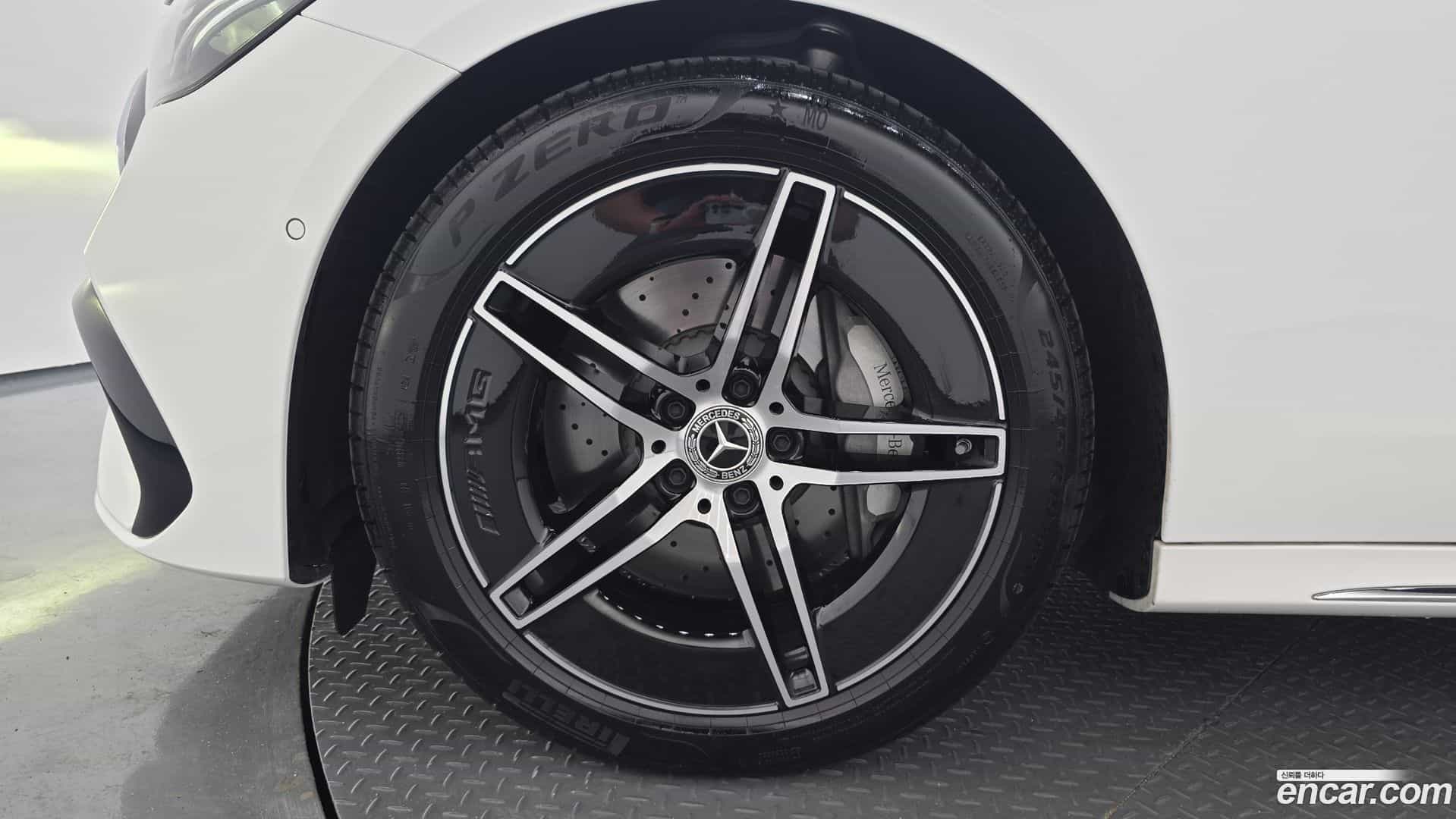 E-Class Mercedes-Benz 2026.1-OUTER-005