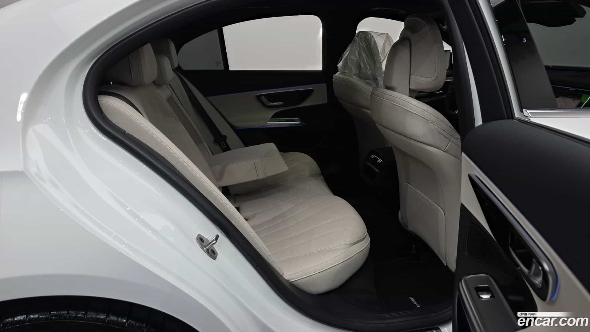 E-Class Mercedes-Benz 2026.1-OPTION-015