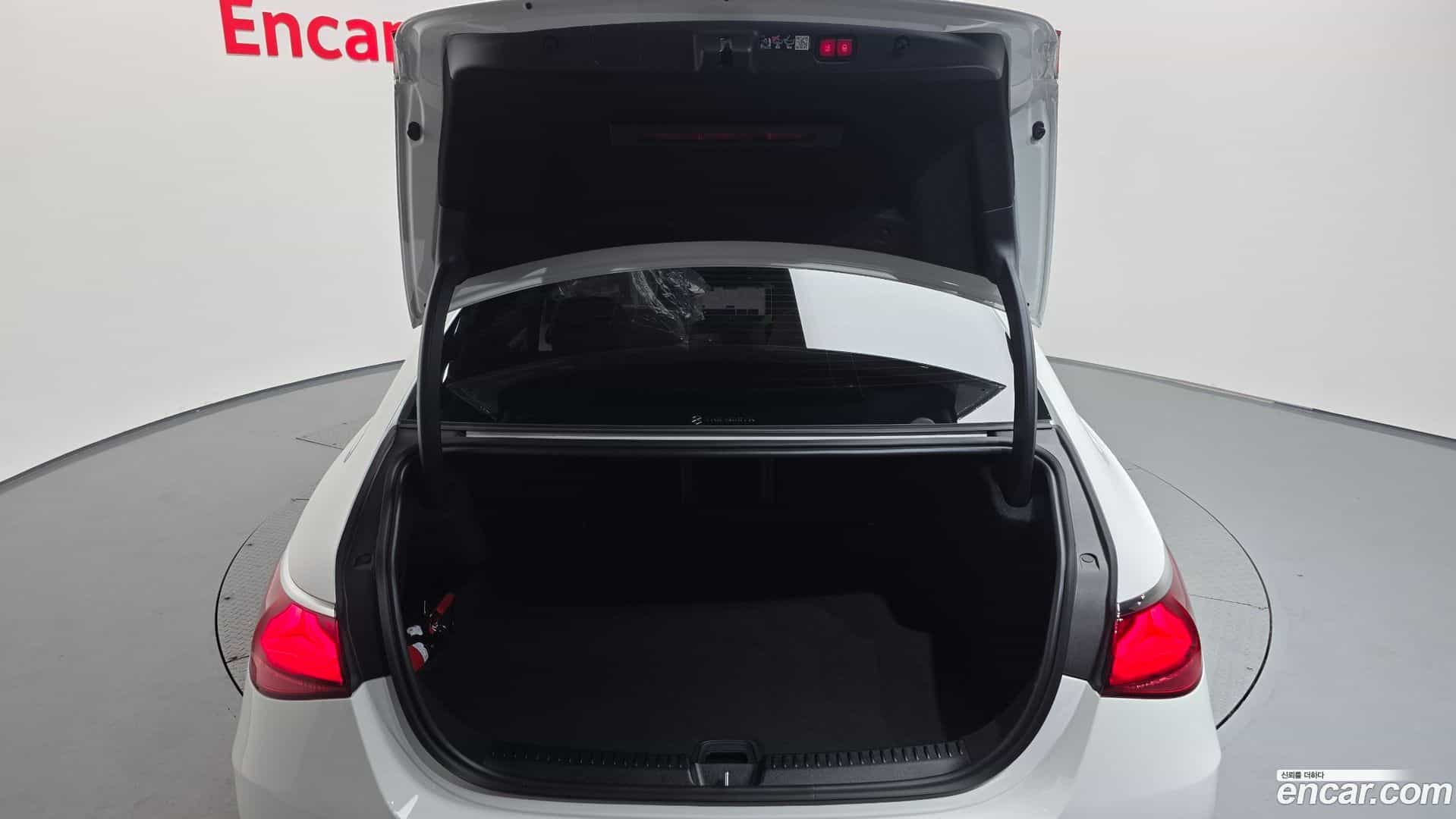 E-Class Mercedes-Benz 2026.1-OPTION-024