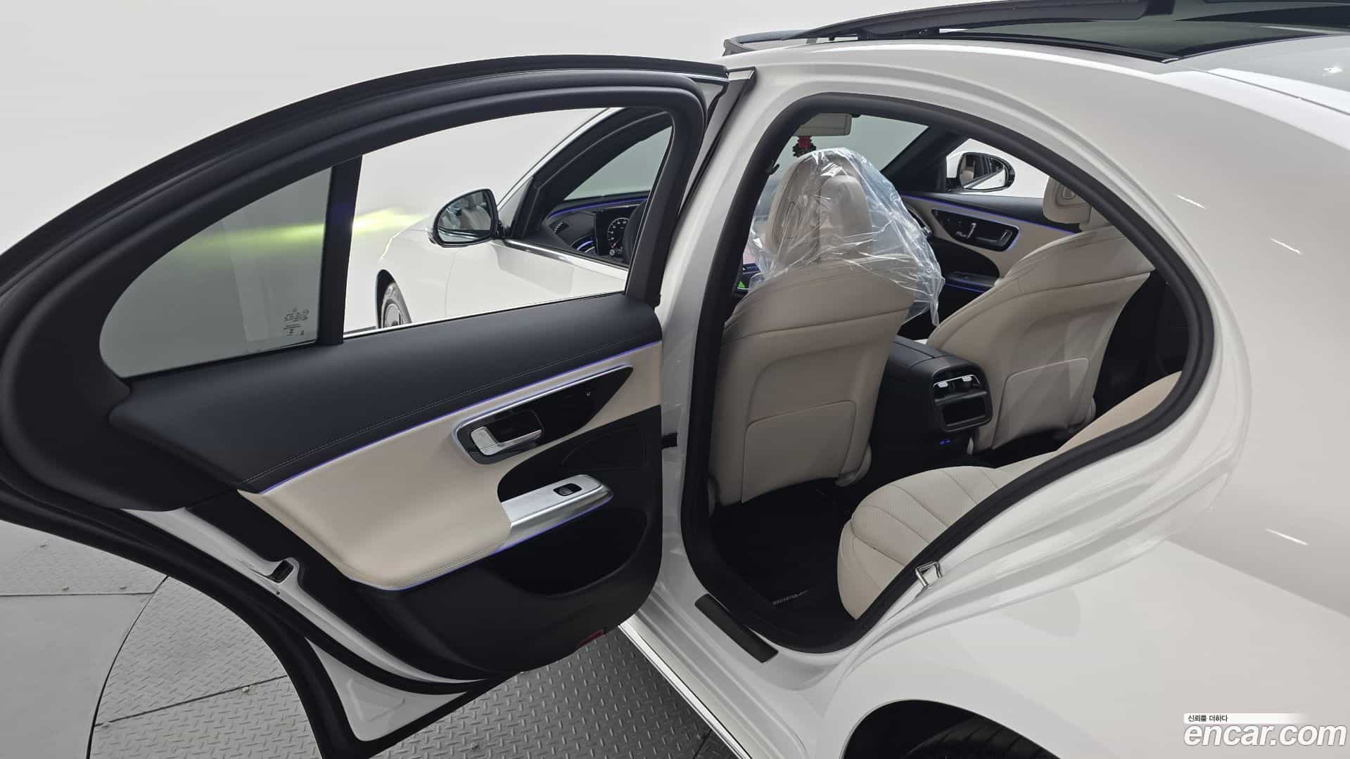 E-Class Mercedes-Benz 2026.1-OPTION-040