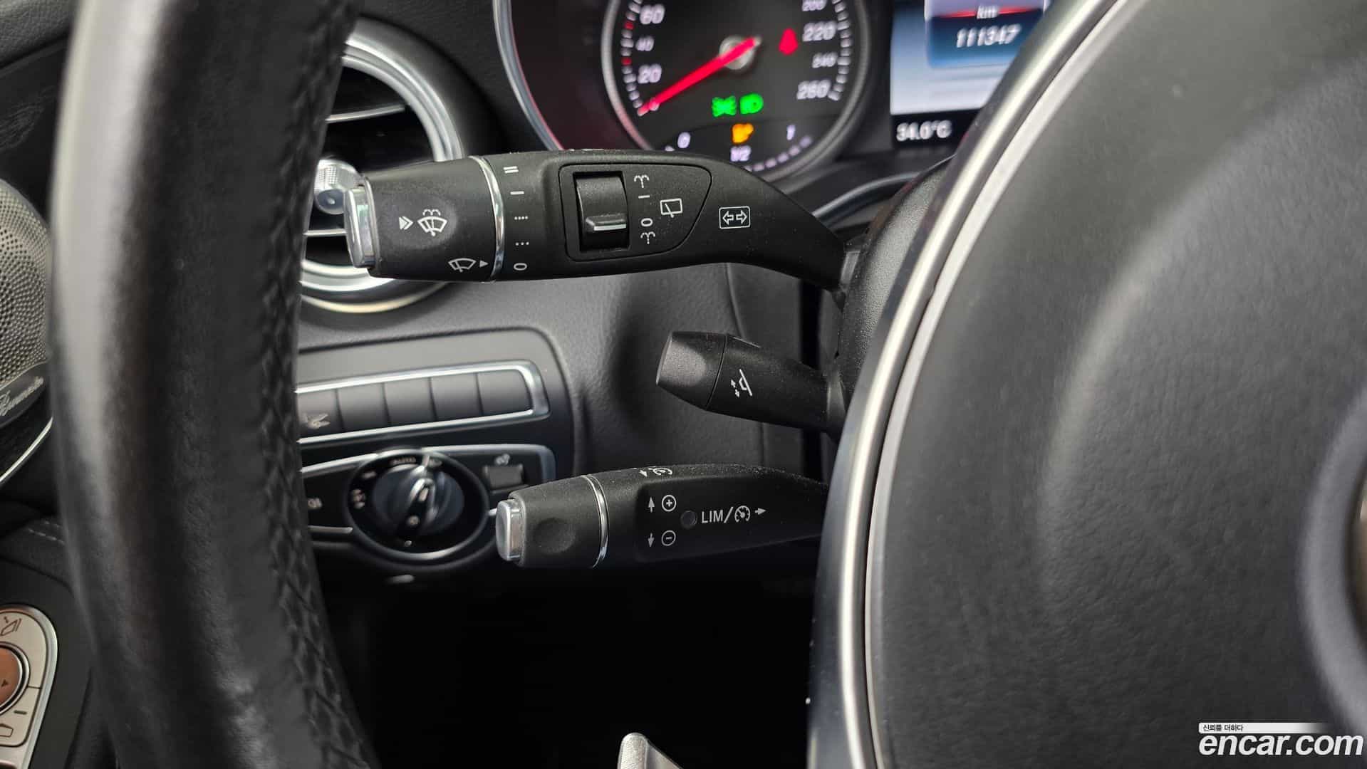 GLC-Class Mercedes-Benz 2017.0-OPTION-049