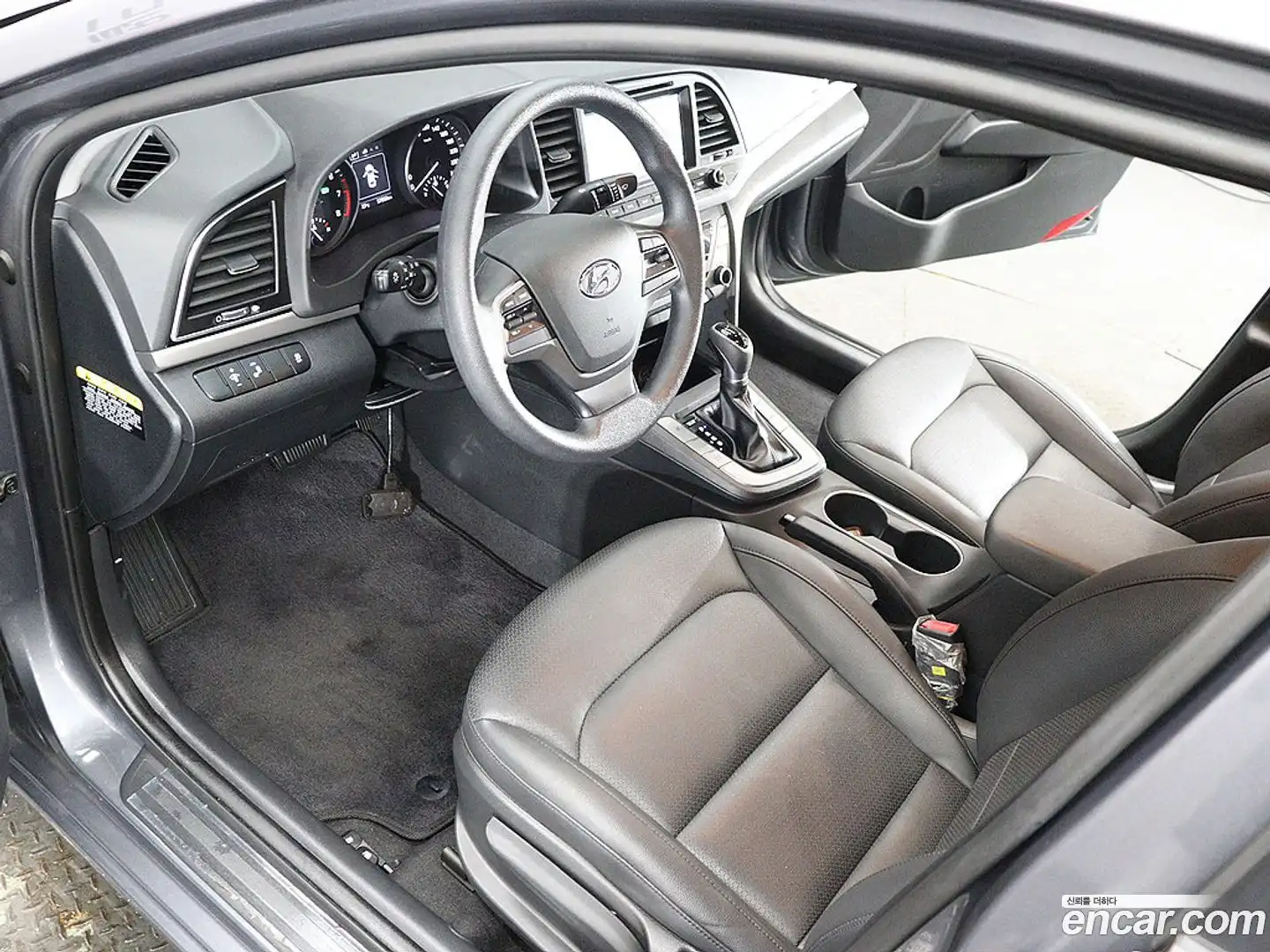 AVANTE Hyundai 2017.1-OPTION-015