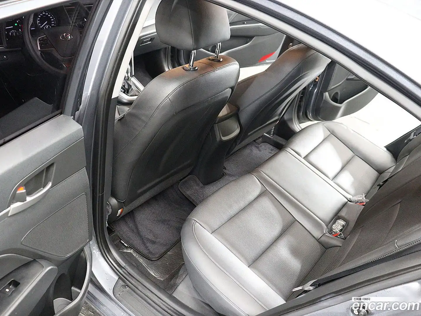 AVANTE Hyundai 2017.1-OPTION-016