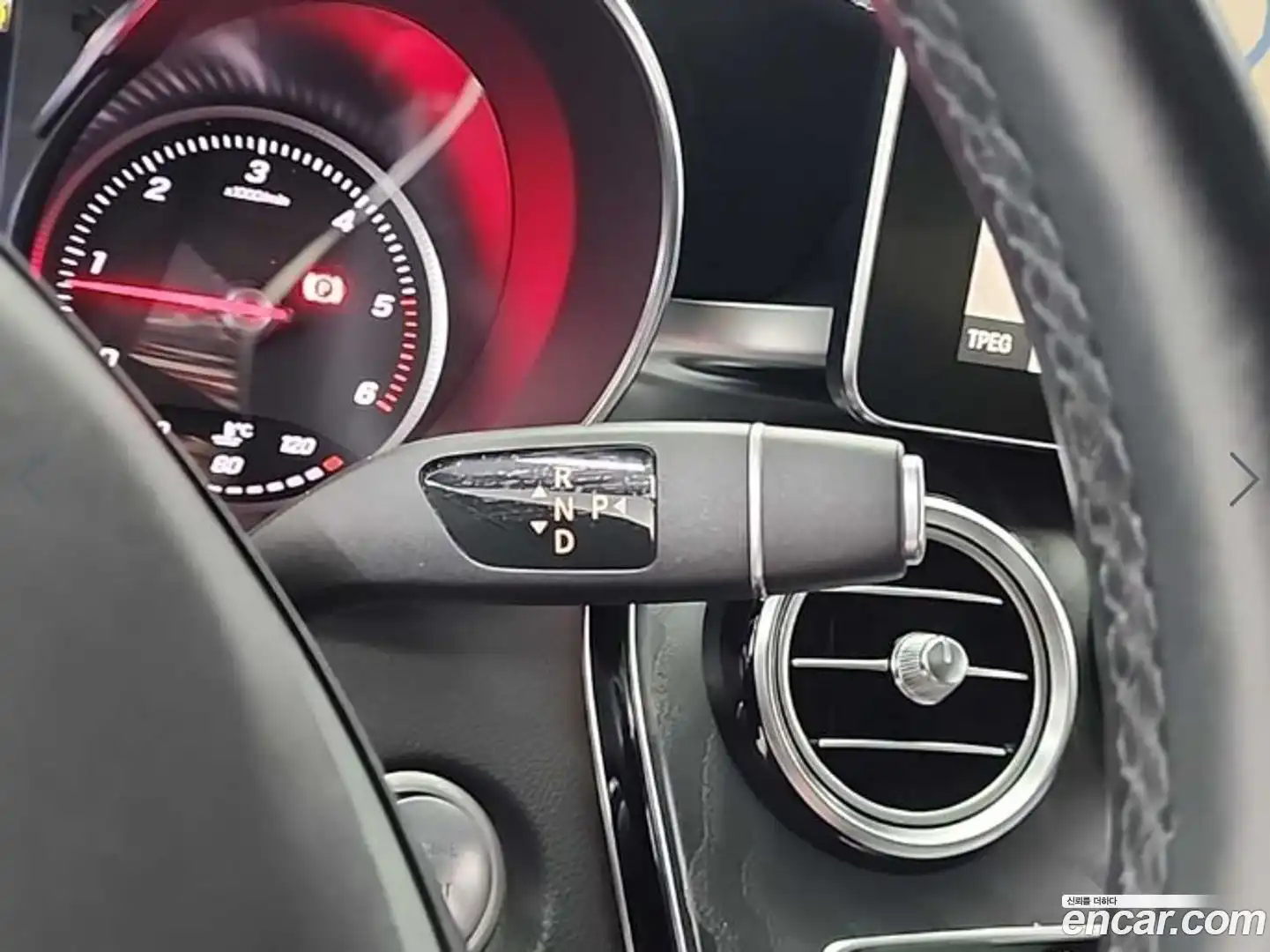 GLC-Class Mercedes-Benz 2017.6-INNER-008