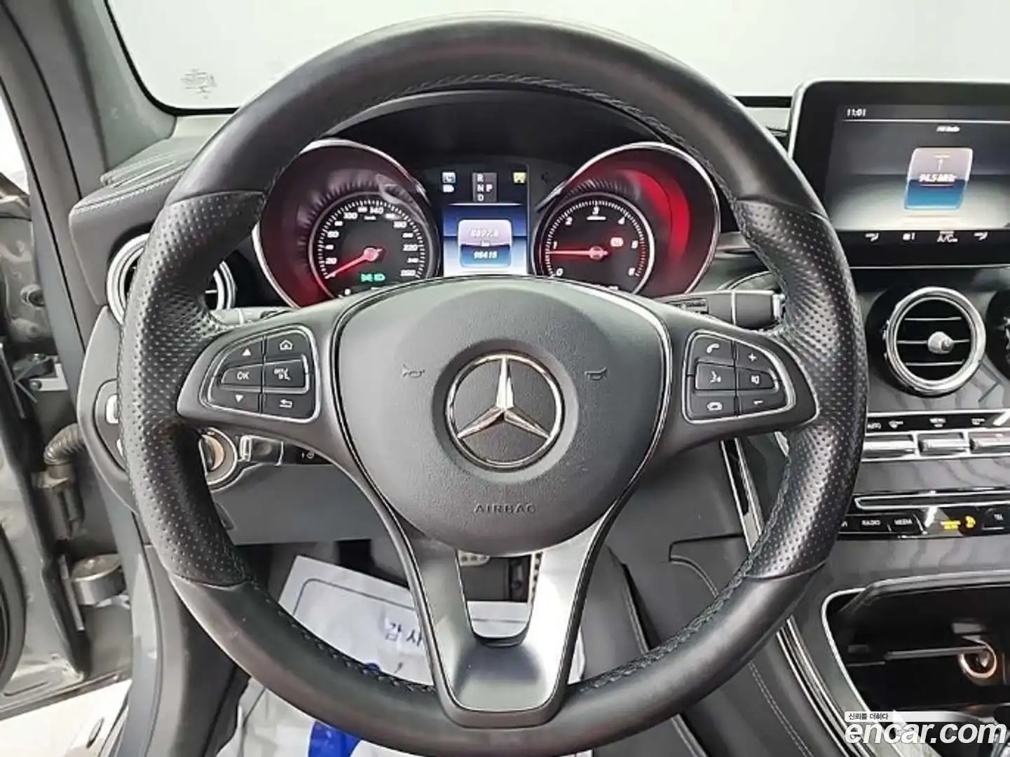 GLC-Class Mercedes-Benz 2017.6-INNER-009