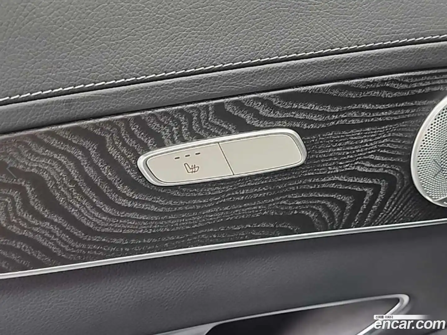 GLC-Class Mercedes-Benz 2017.6-OPTION-017