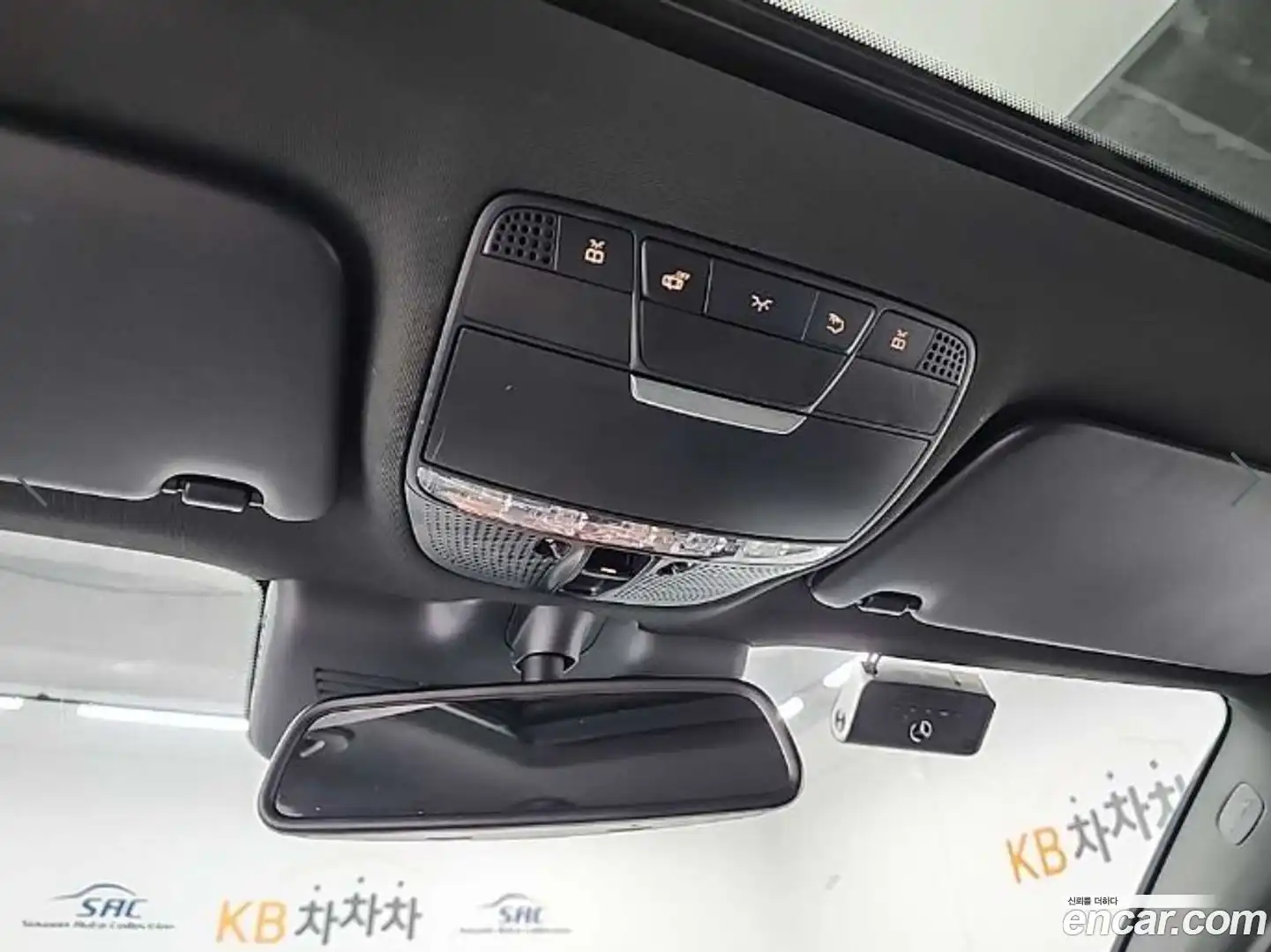 GLC-Class Mercedes-Benz 2017.6-OPTION-022