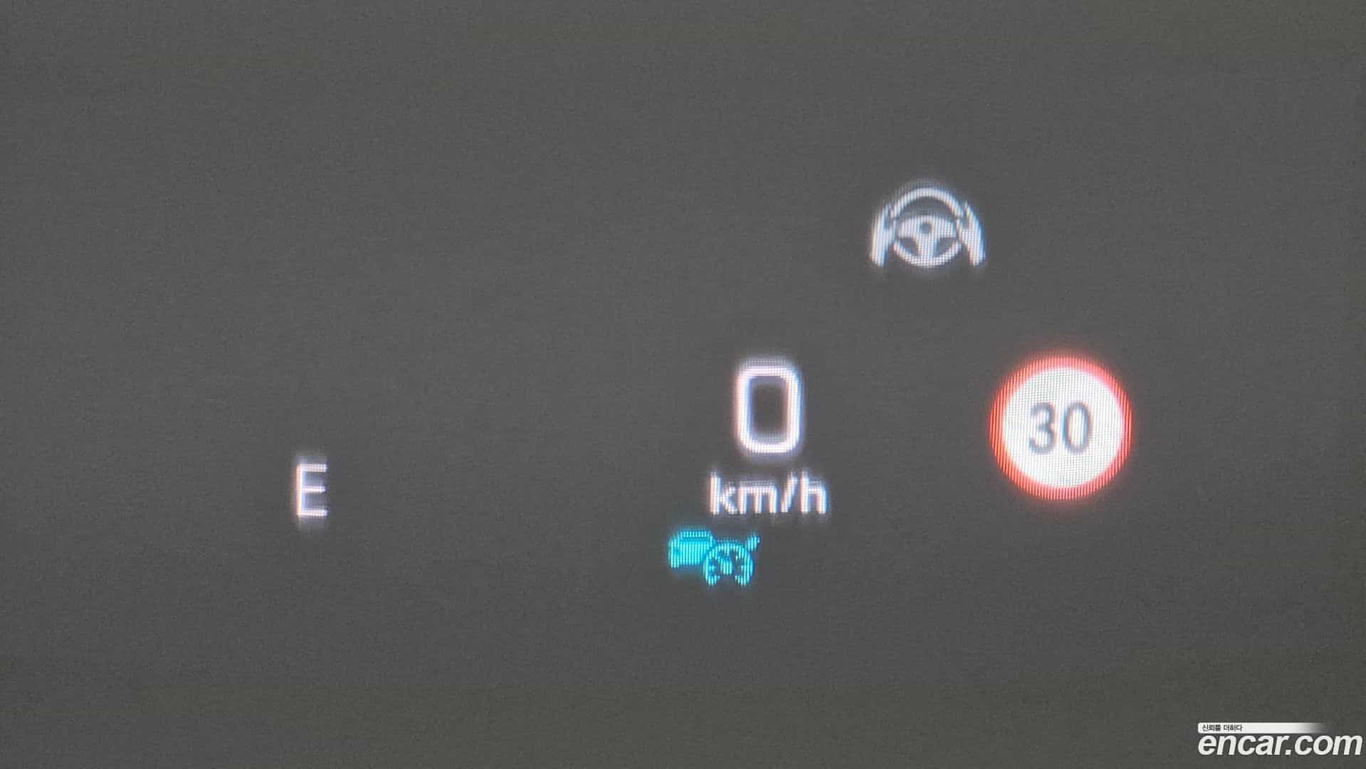 E-Class Mercedes-Benz 2019.8-OPTION-021