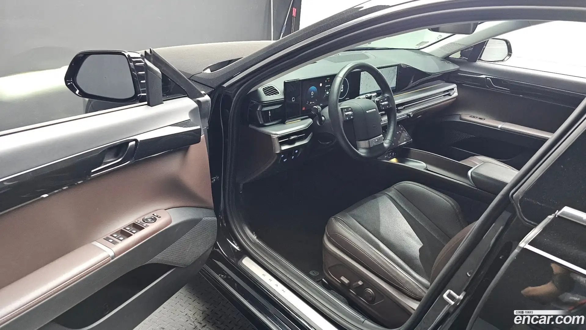 Grandeur Hyundai 2023.2-INNER-010