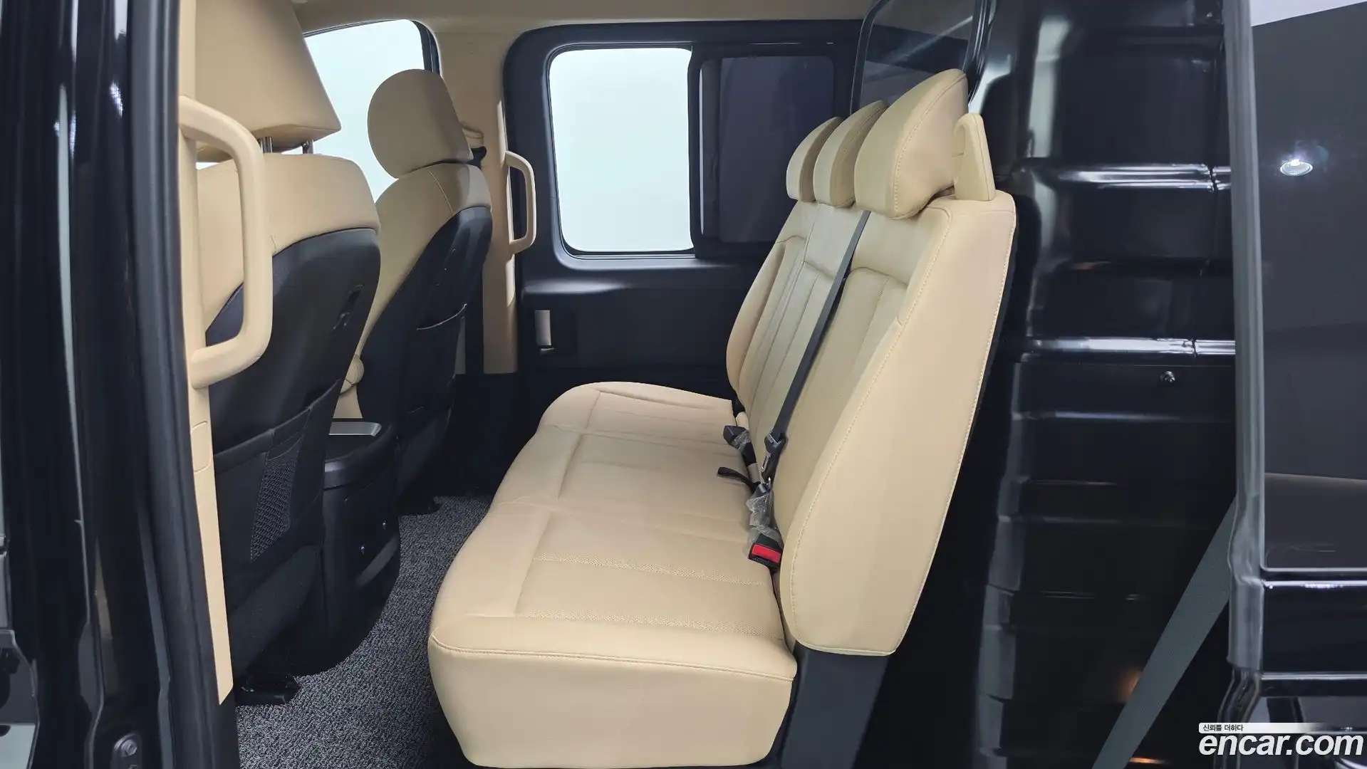 Staria Hyundai 2023.0-OPTION-015