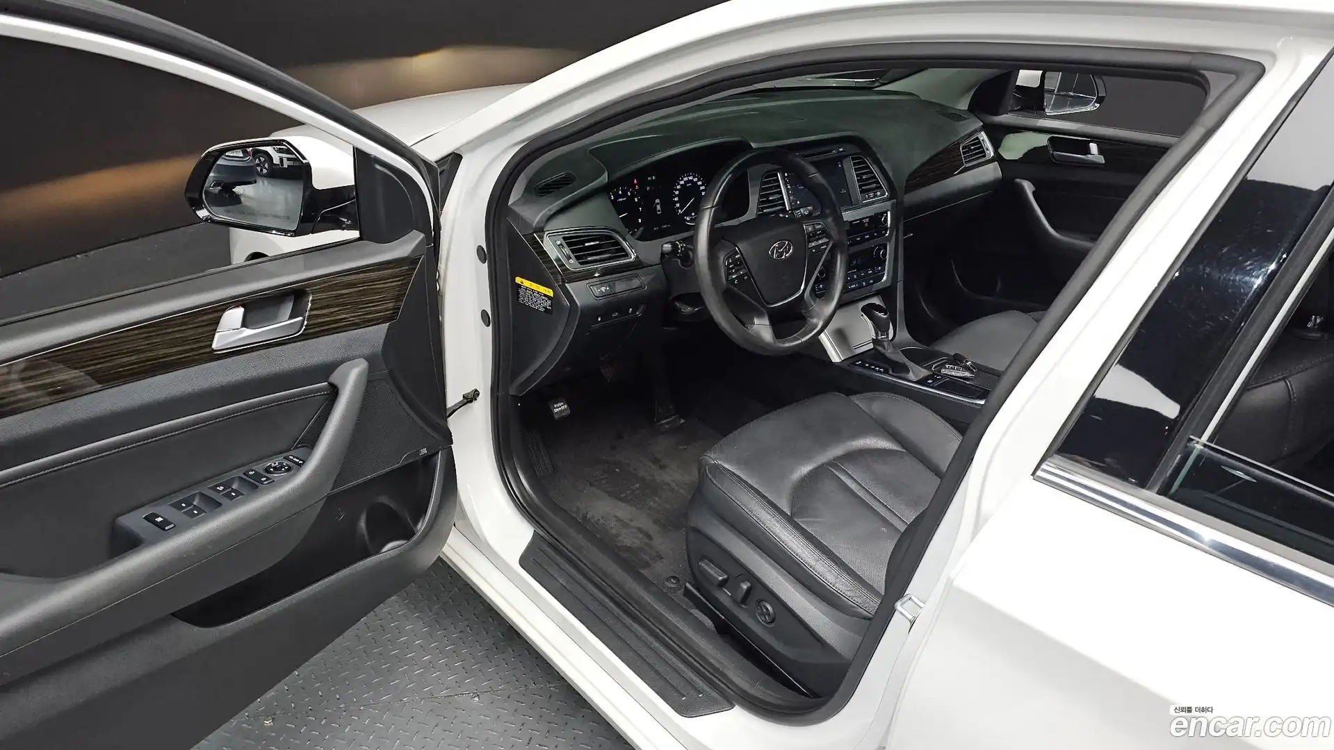 Sonata Hyundai 2016.8-OPTION-015