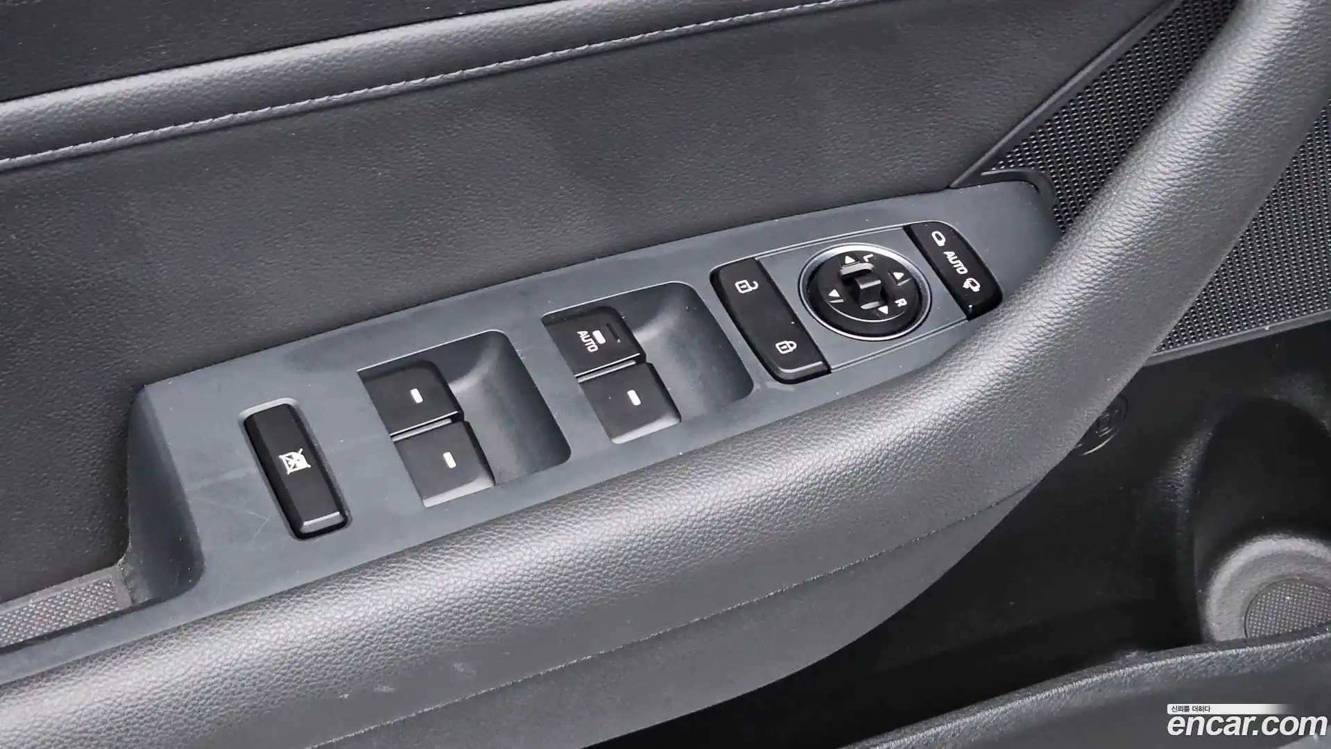 Sonata Hyundai 2016.8-OPTION-024