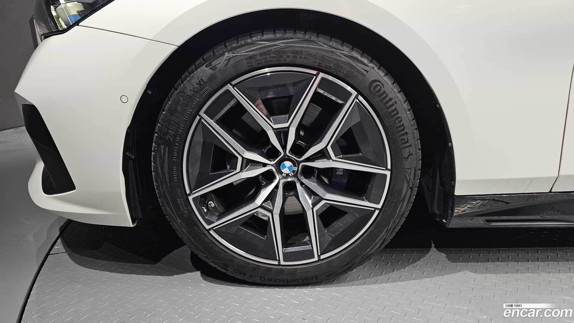 5-Series BMW 2024.1-OUTER-005