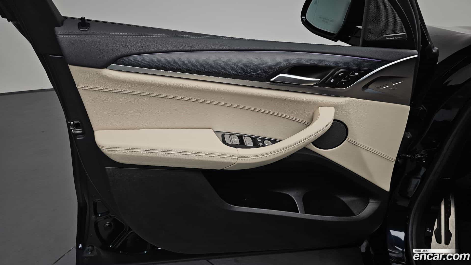 iX3 BMW 2023.10-INNER-034