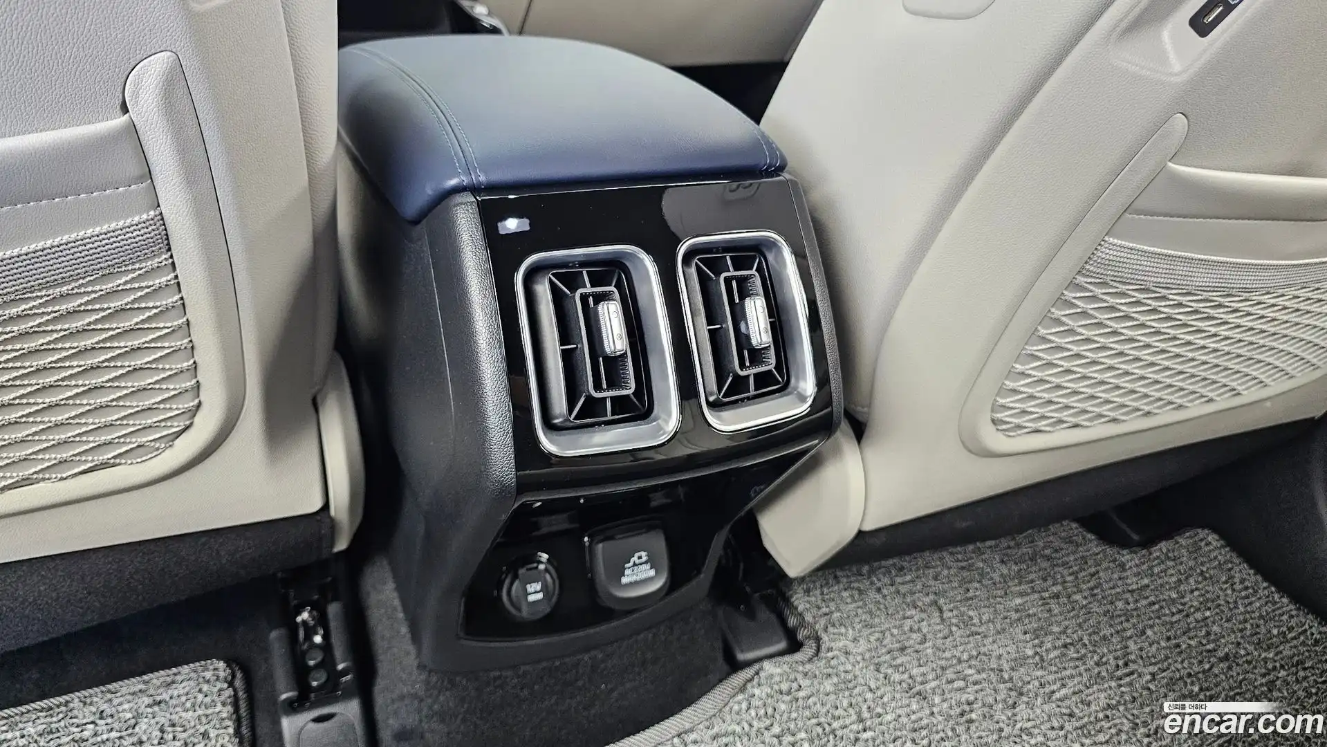 Sorento Kia 2024.8-OPTION-044