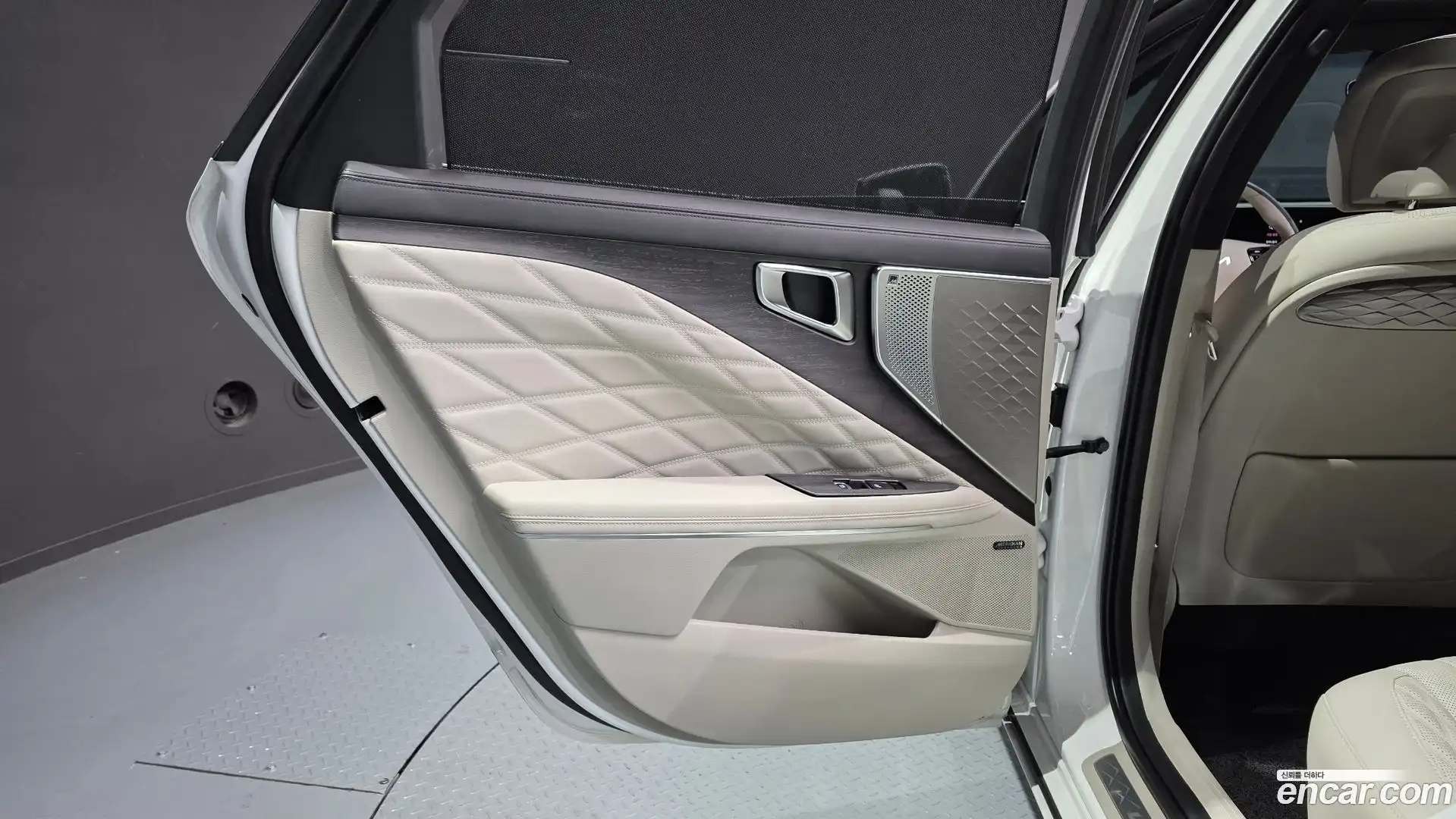 K8 Kia 2023.2-INNER-035