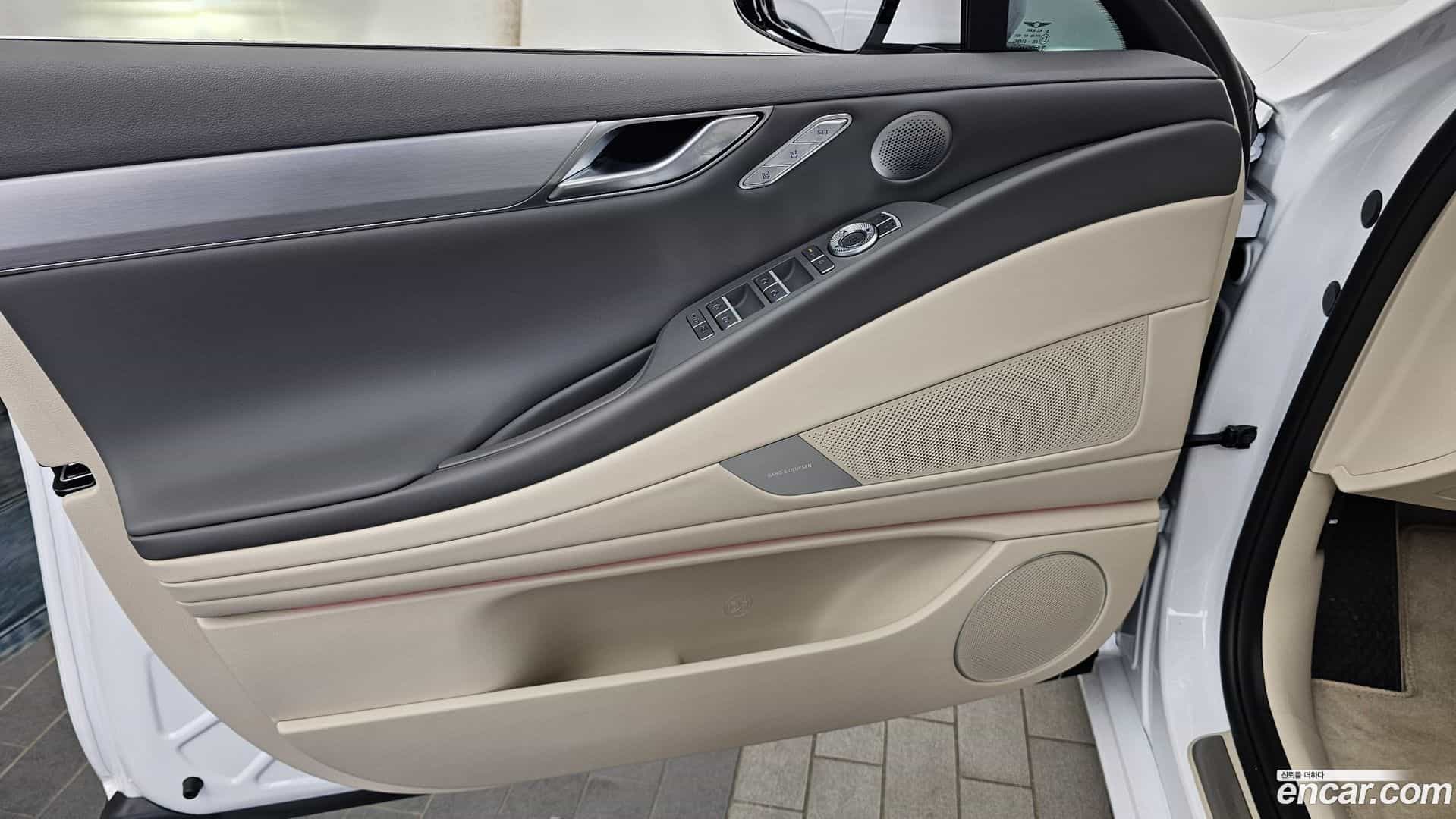 G80 Genesis 2026.1-INNER-034