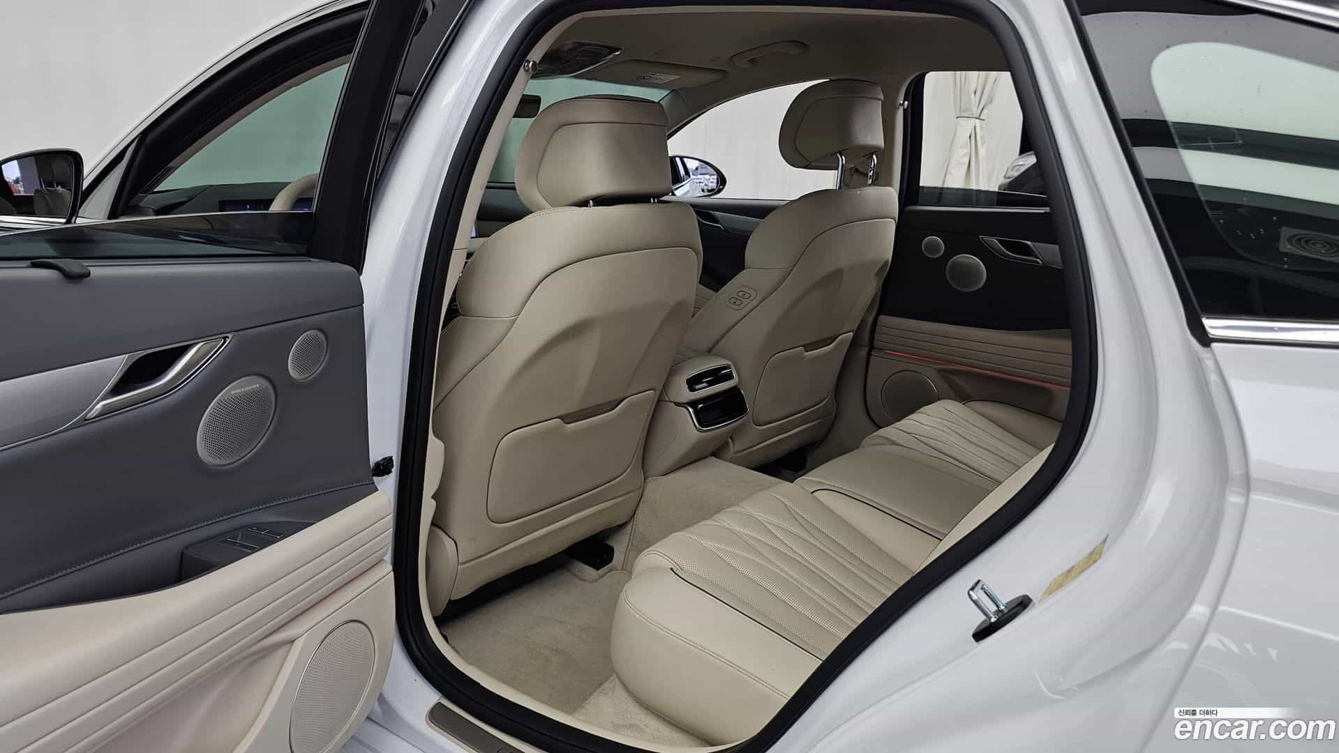 G80 Genesis 2026.1-INNER-036
