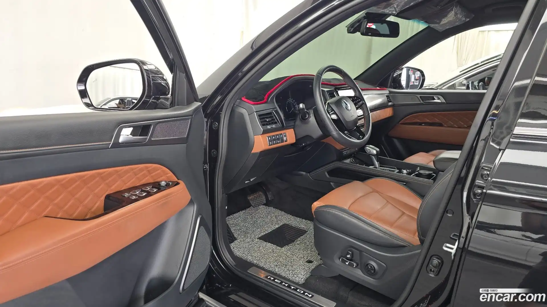 Rexton KG Mobility 2020.6-INNER-010
