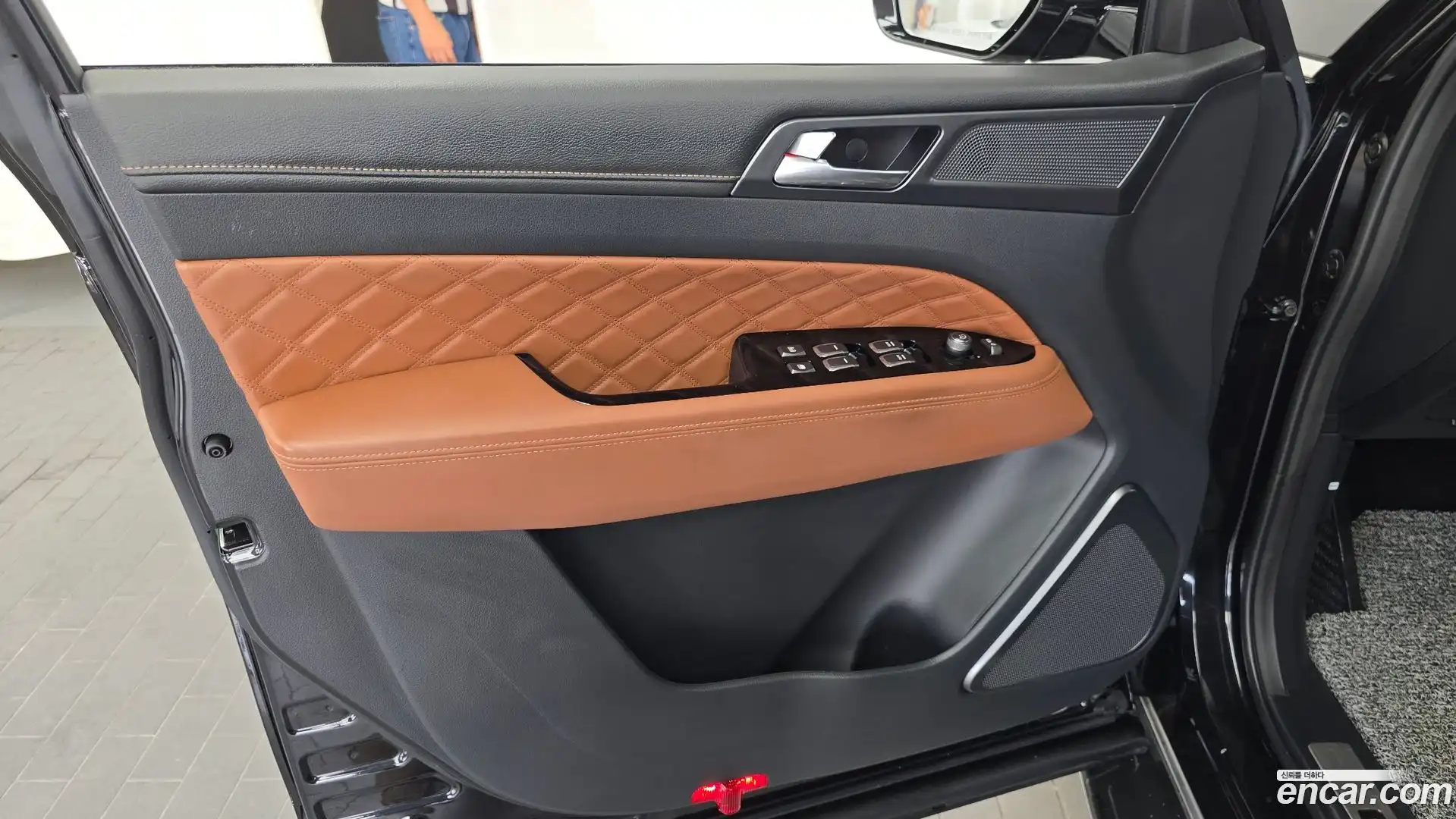 Rexton KG Mobility 2020.6-INNER-034
